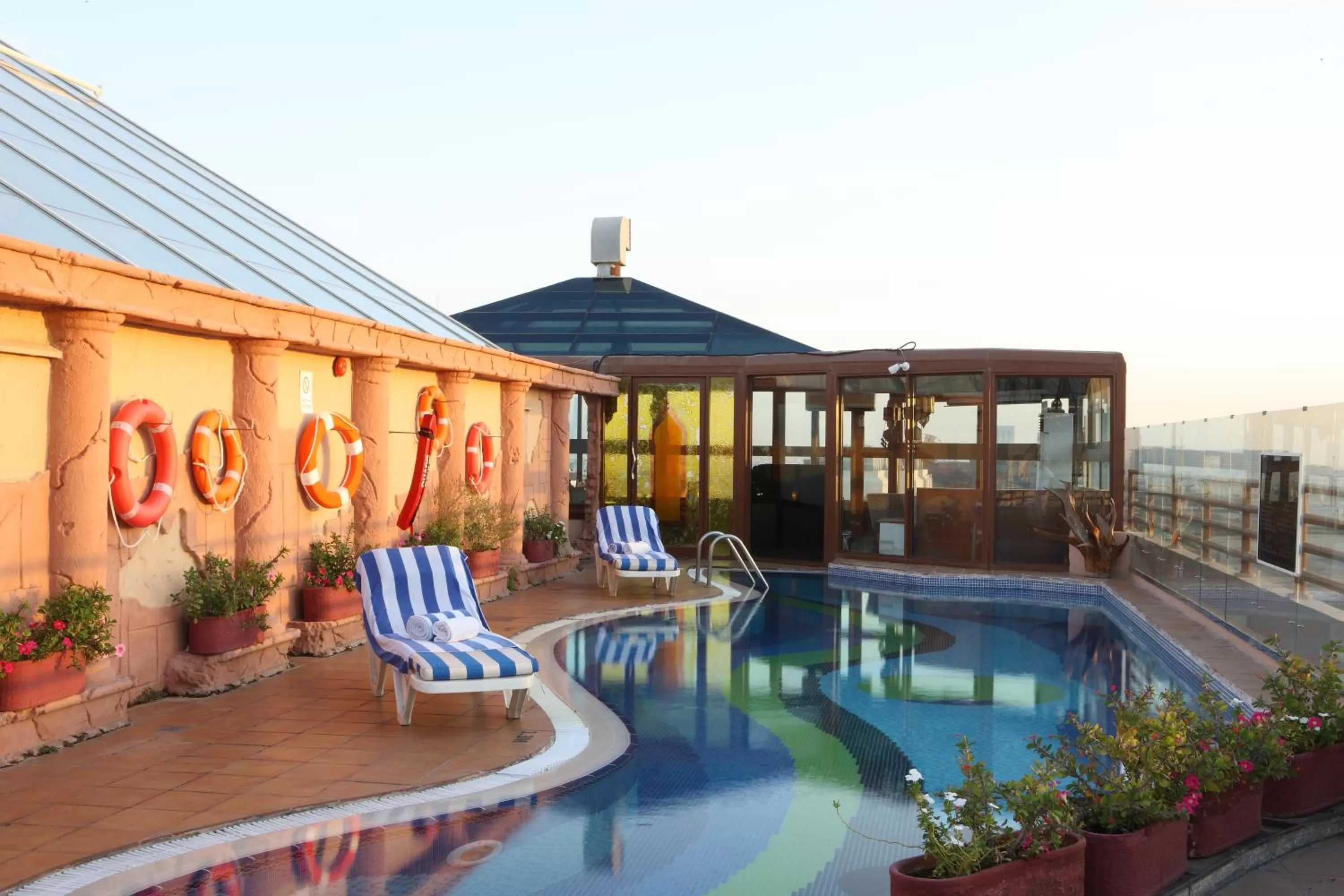 Swimming pool in Sea View Hotel Dubai