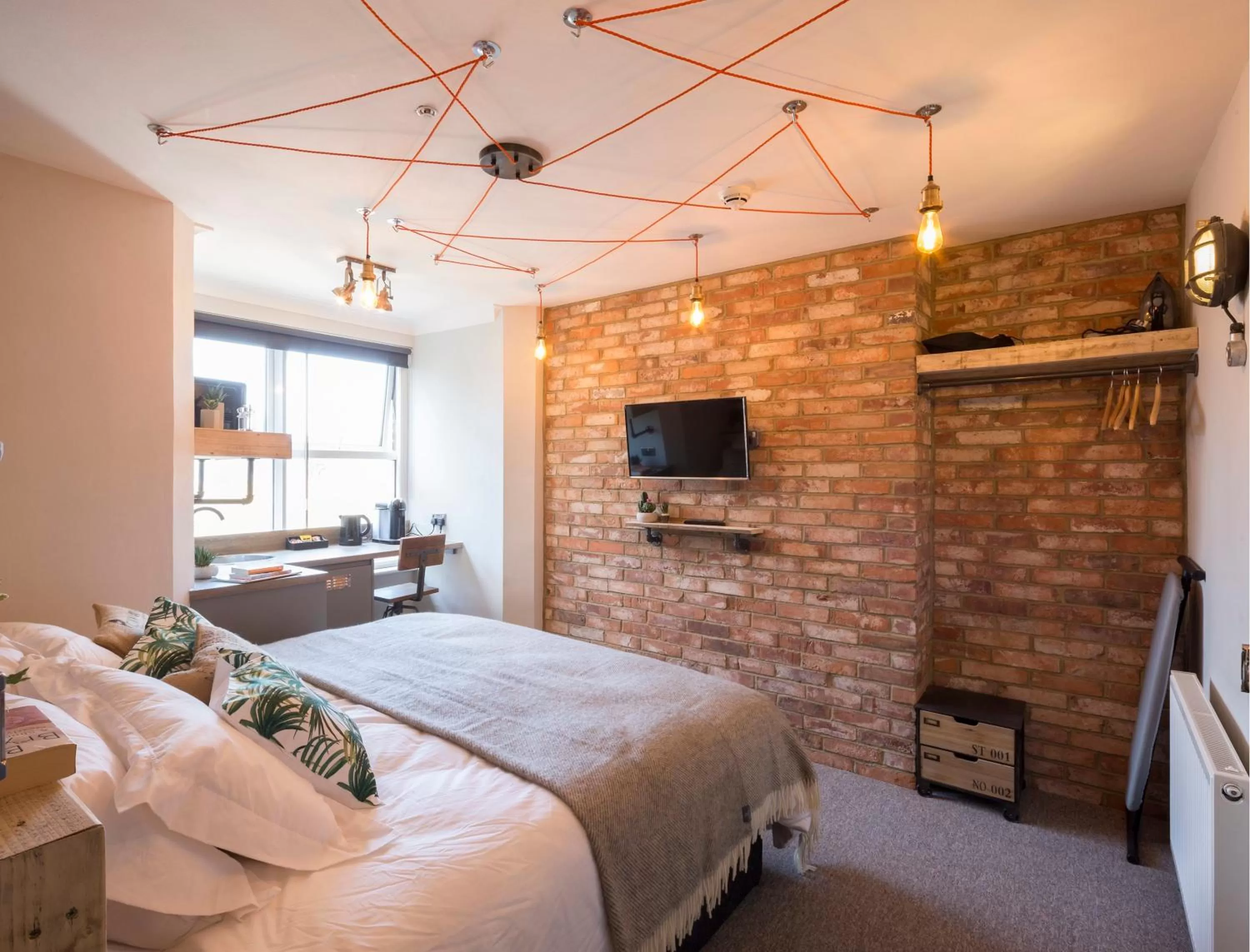 Bed in One Broad Street