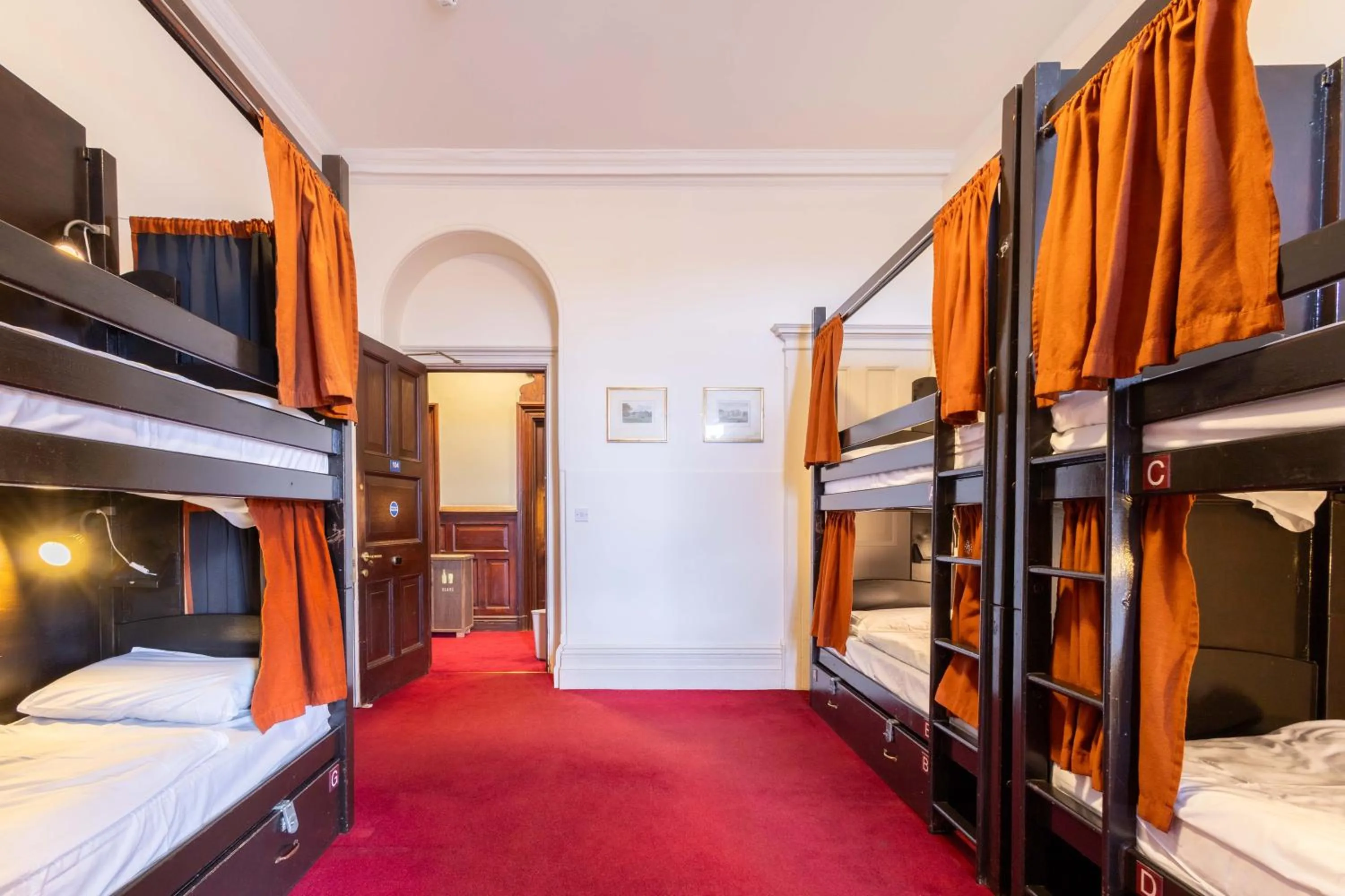 Bedroom, Bed in Palmers Lodge Swiss Cottage