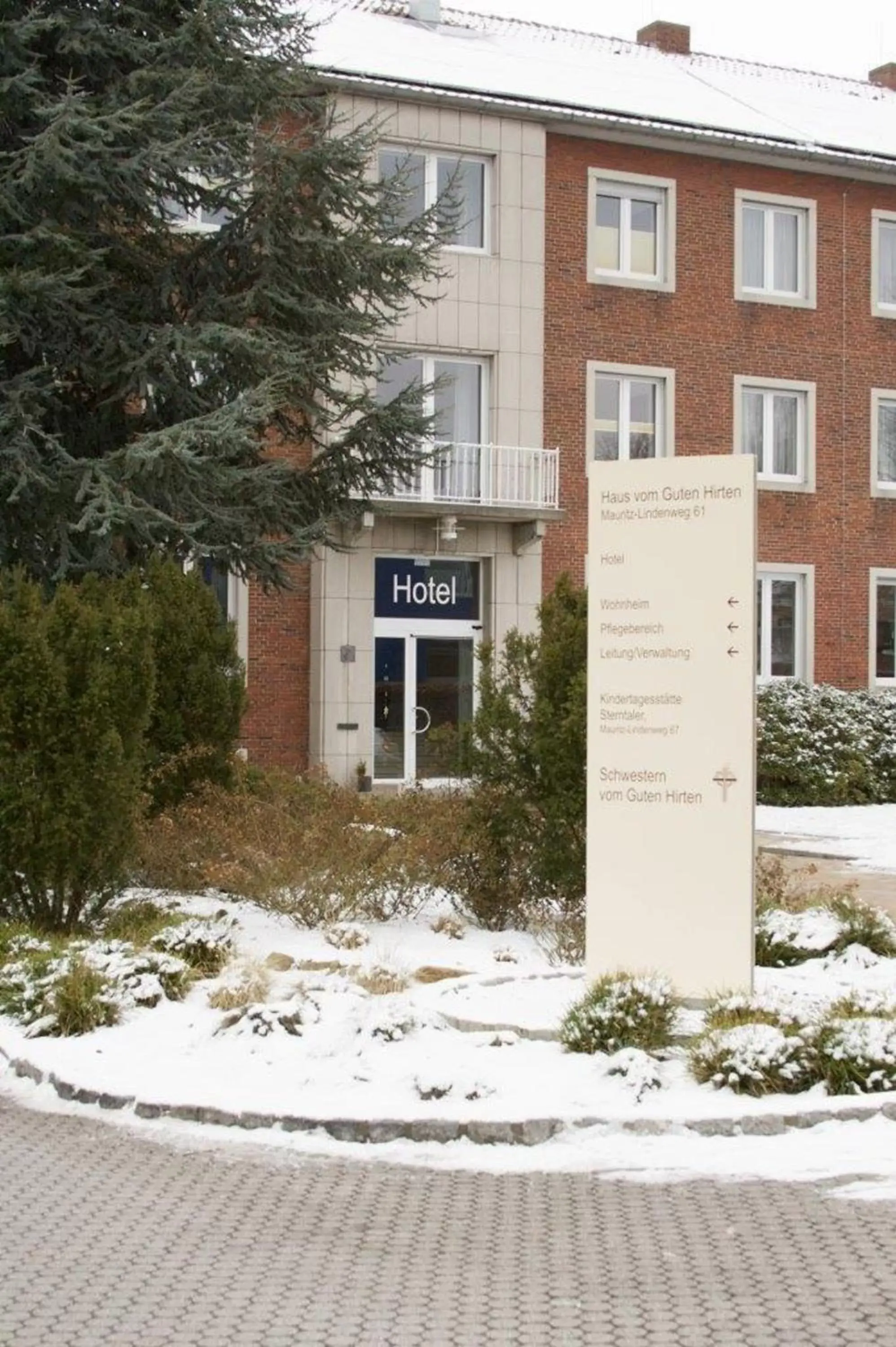 Facade/entrance, Winter in Hotel Haus vom Guten Hirten