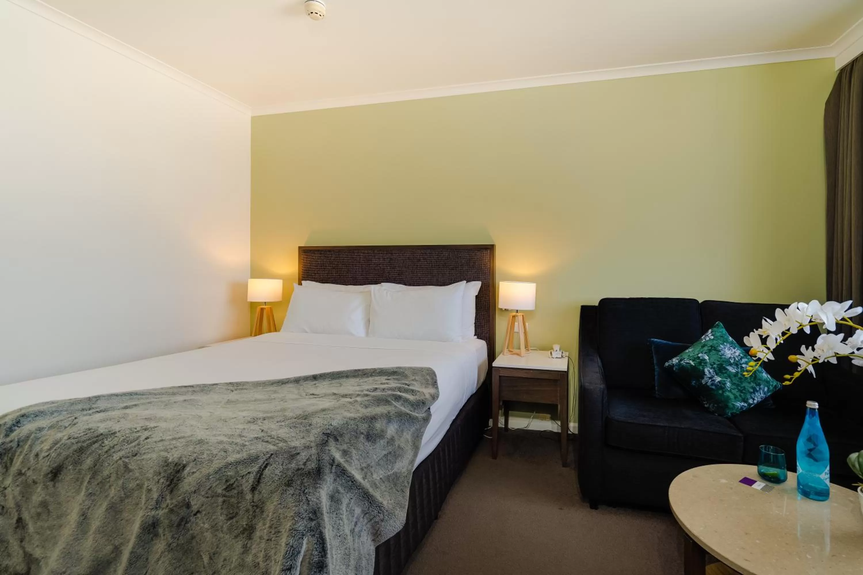 Bedroom, Bed in Mercure Albury