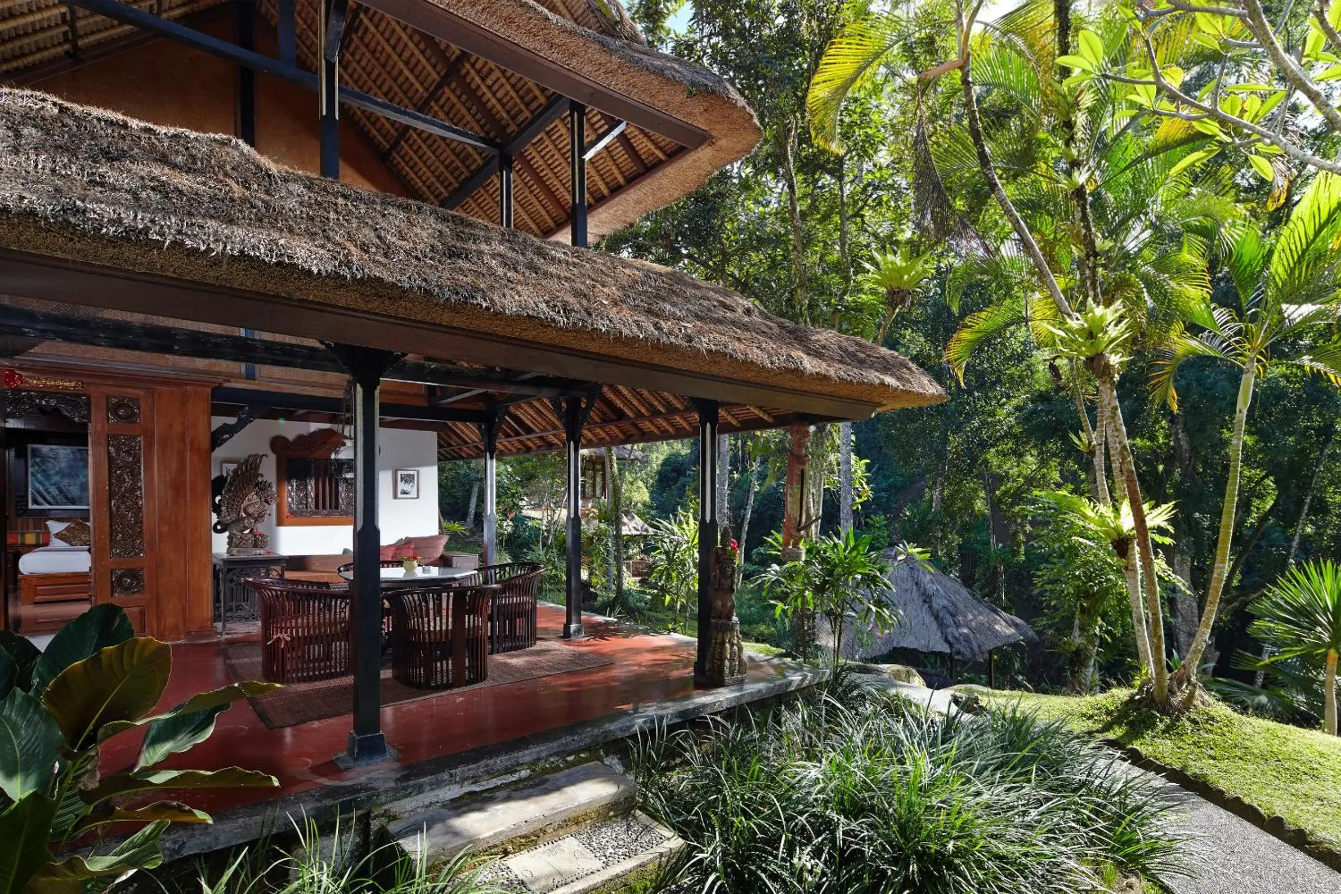 Facade/entrance in Hotel Tjampuhan Spa