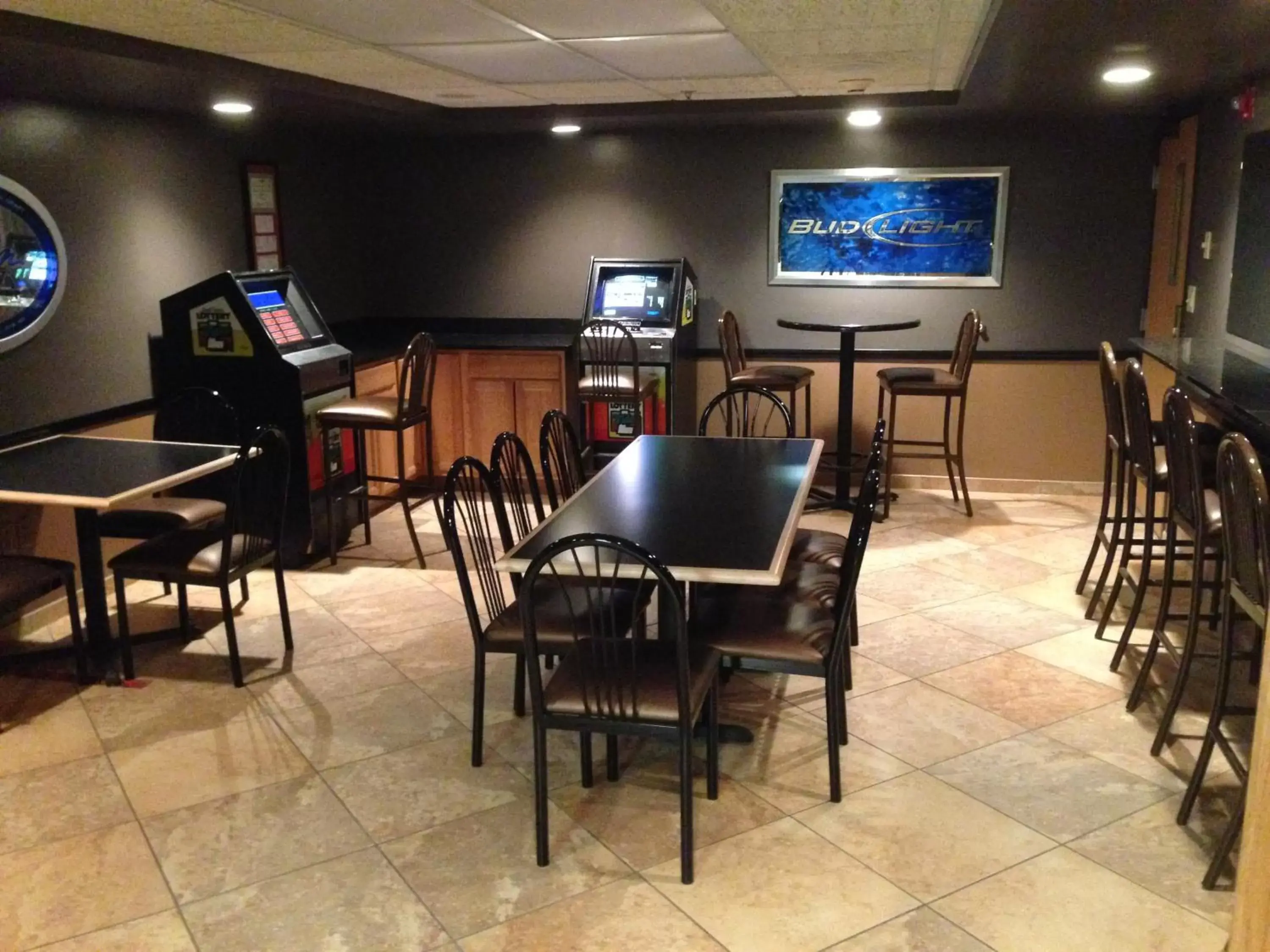 Casino, Restaurant/Places to Eat in AmericInn by Wyndham Aberdeen Event Center