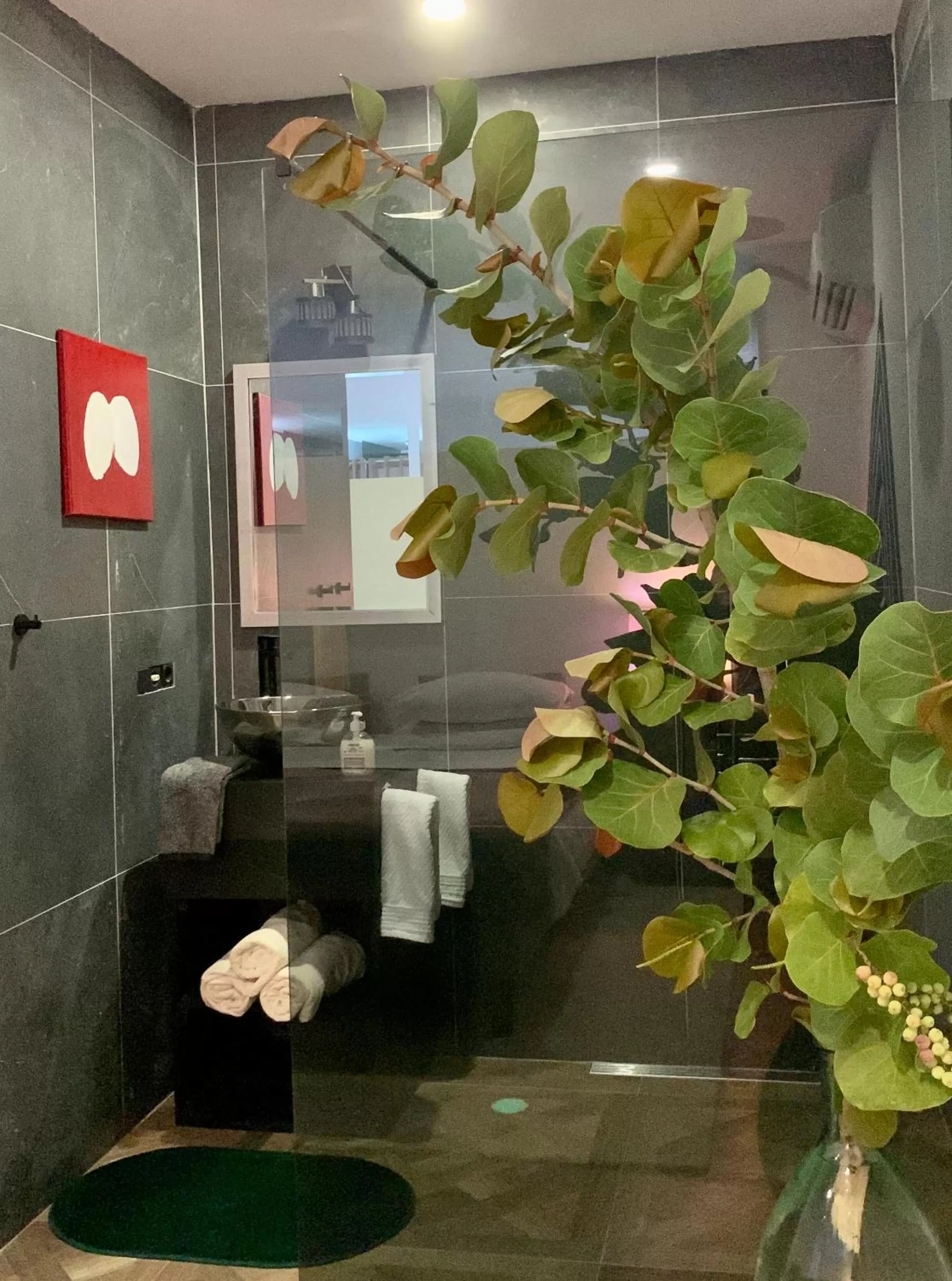 Bathroom, Restaurant/Places to Eat in THUISHAVEN boutique mini-resort - fantastic garden and large pool - adults only