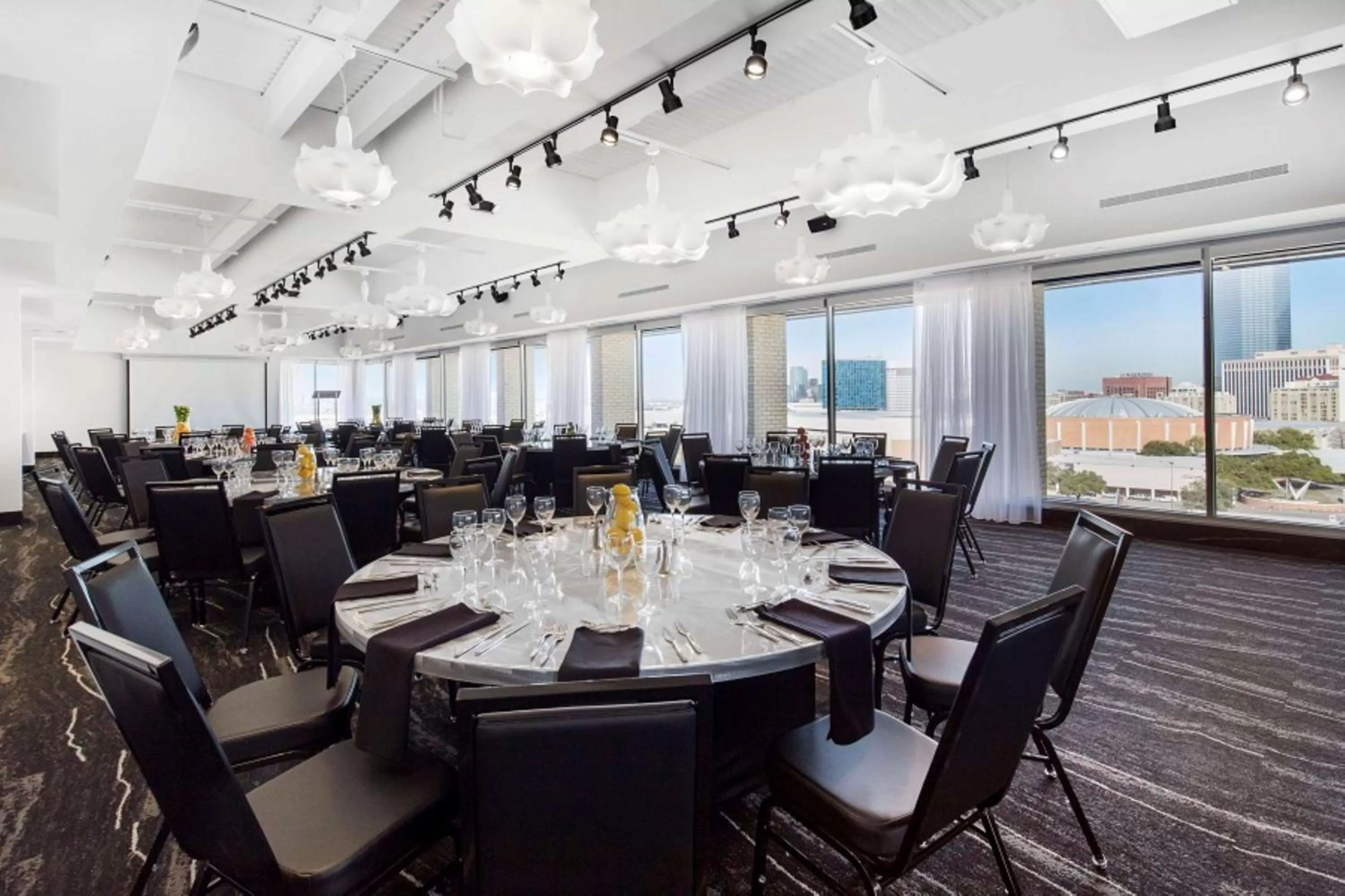 Meeting/conference room in Lorenzo Hotel Dallas, Tapestry Collection by Hilton