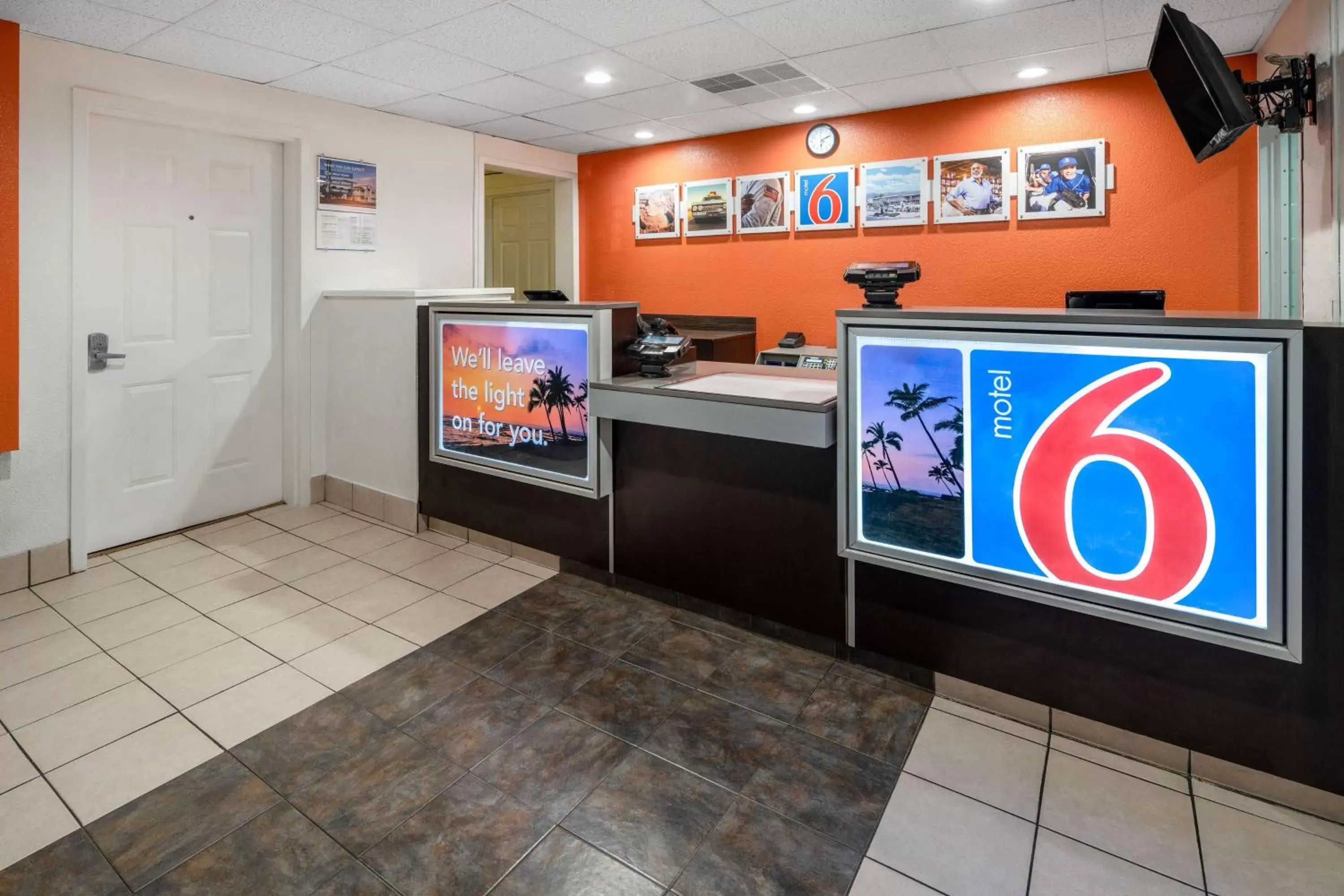 Lobby or reception, Lobby/Reception in Motel 6-Ventura, CA - South