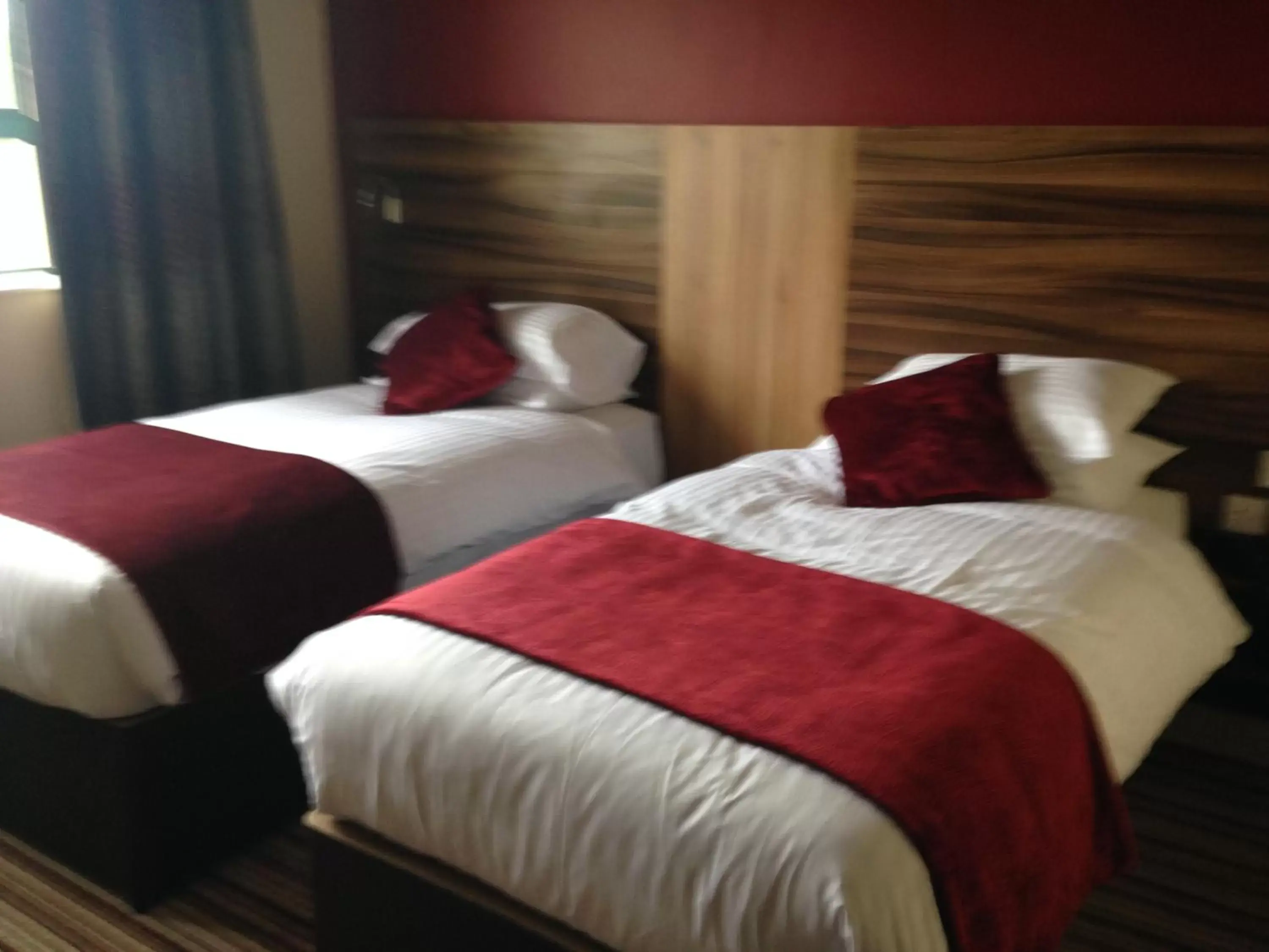 Bedroom, Bed in Mourne Country Hotel