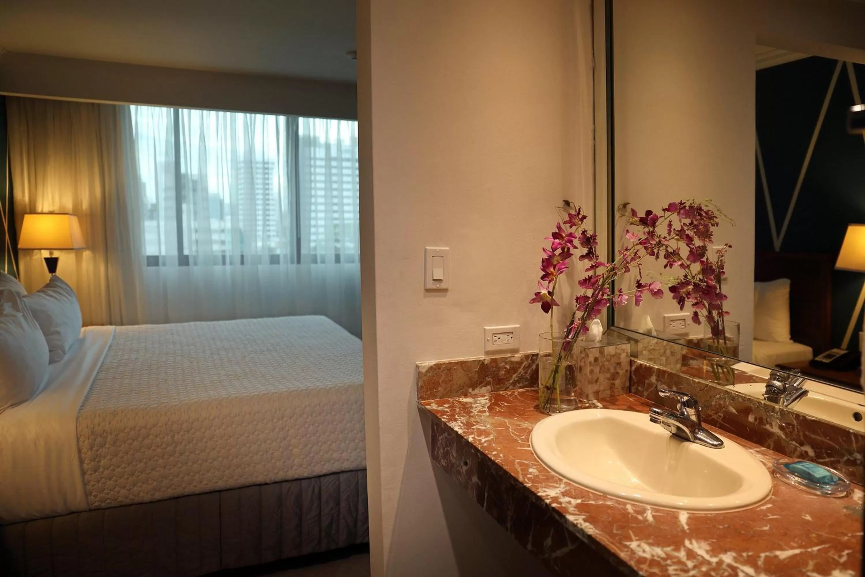 Bathroom, Bed in Crowne Plaza Panama by IHG