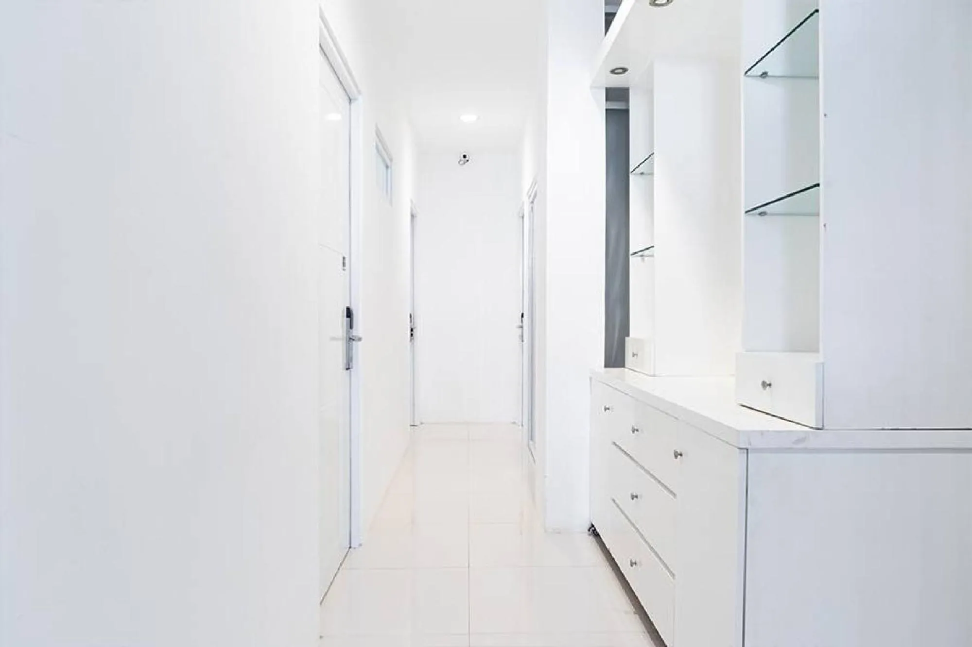 RedDoorz near Seasons City Mall