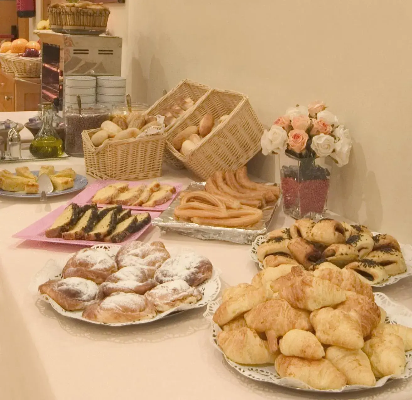 Food and drinks, Breakfast in Infanta Mercedes