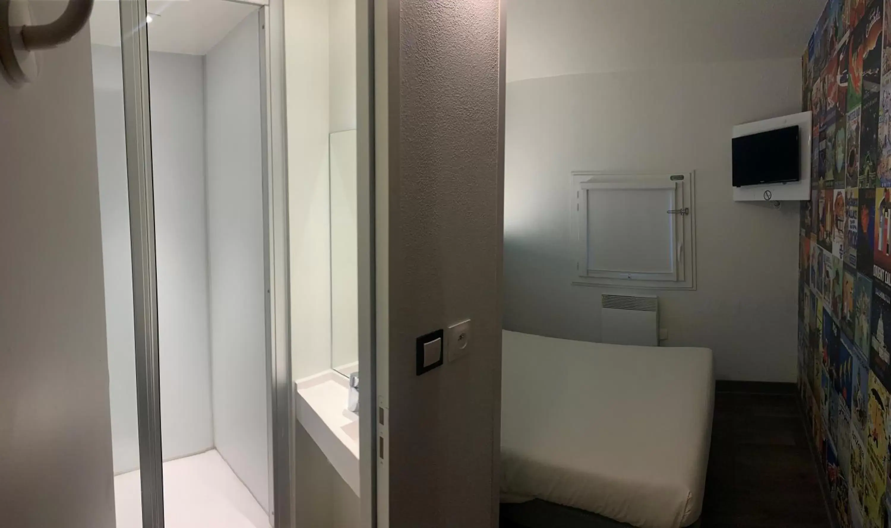 Photo of the whole room, Bathroom in hotelF1 Saint Witz A1 Hôtel