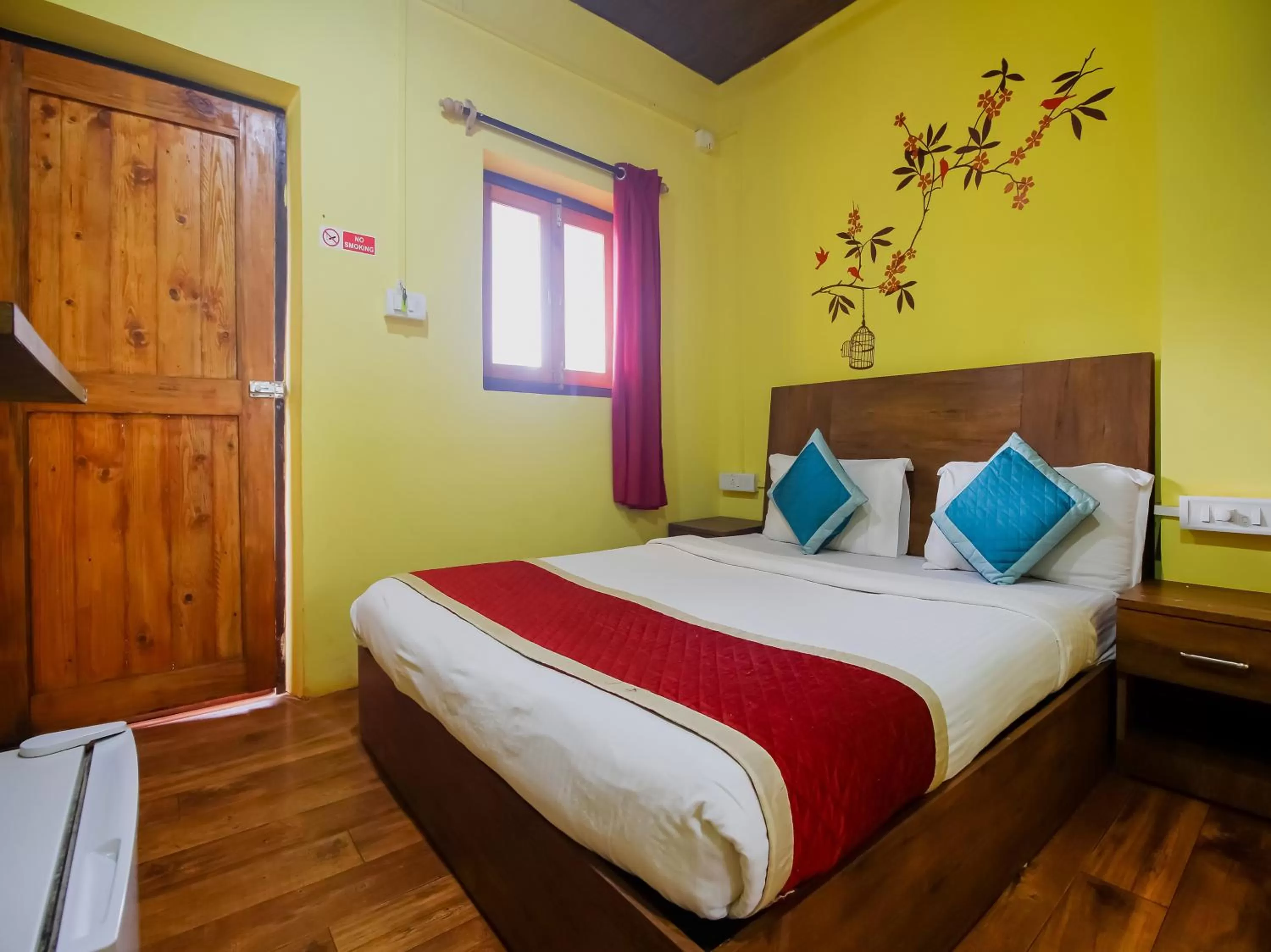 Bed in Mariners Bay Beach Resort