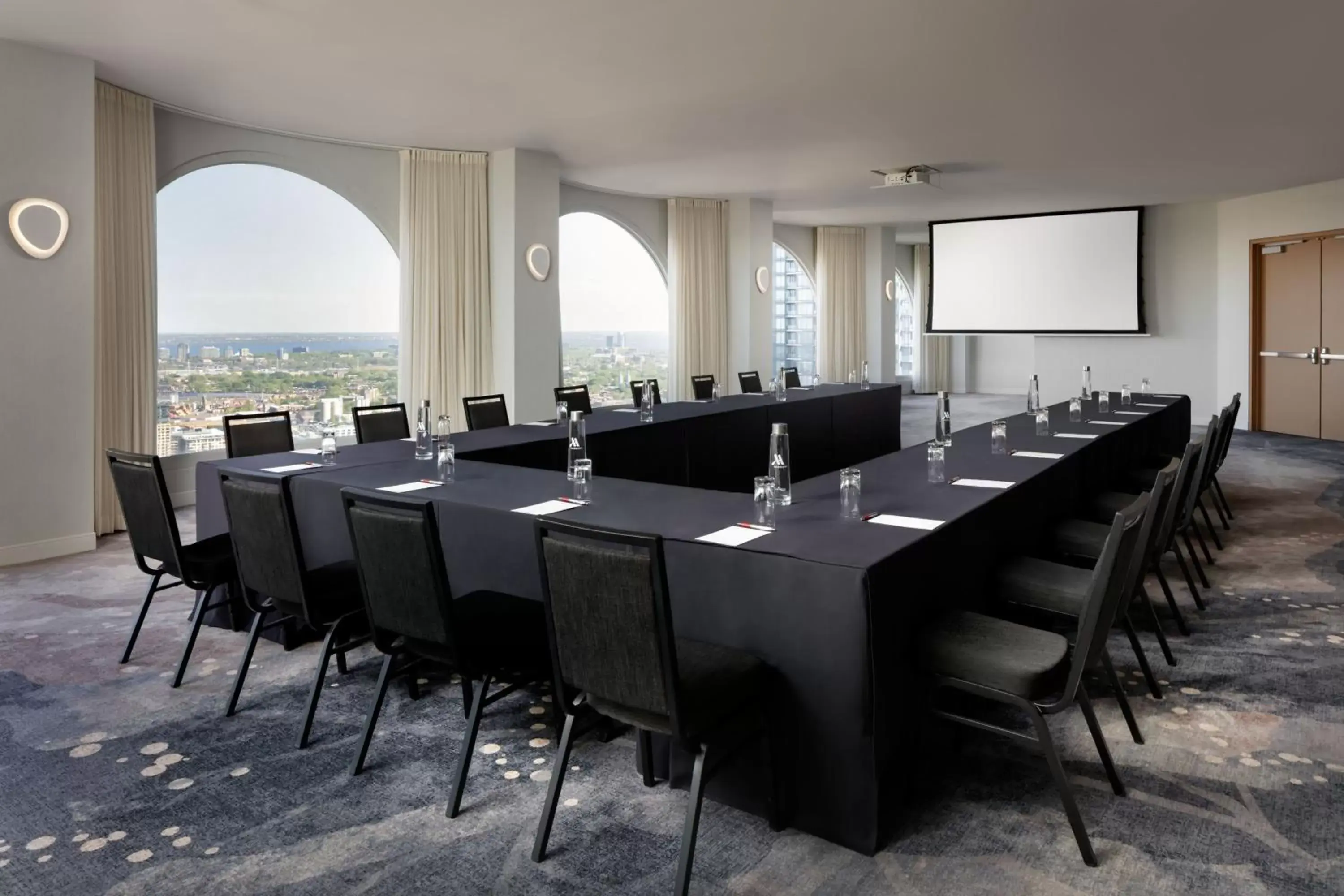 Meeting/conference room in Montreal Marriott Chateau Champlain