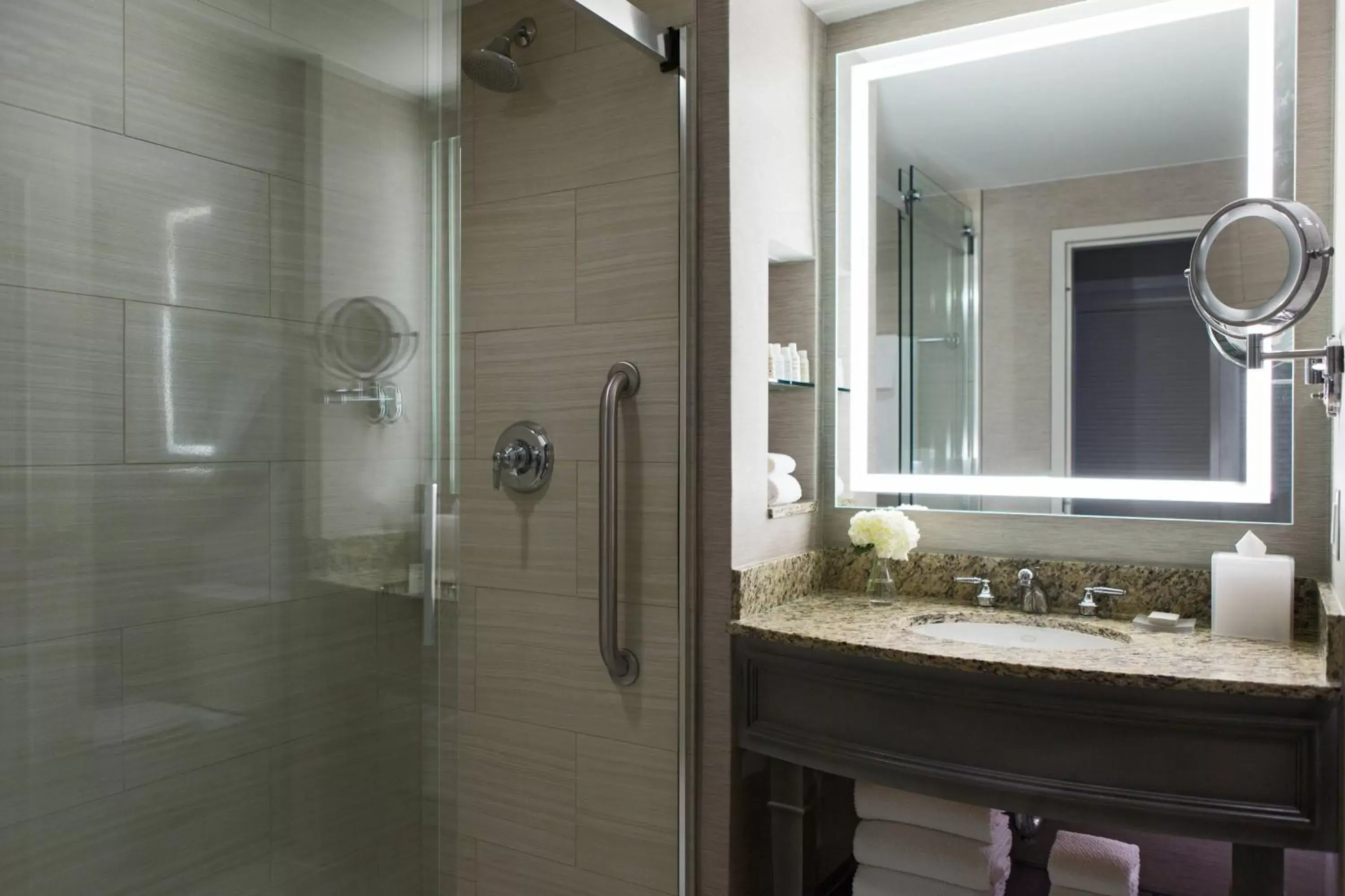 Bathroom in Renaissance Tampa International Plaza Hotel