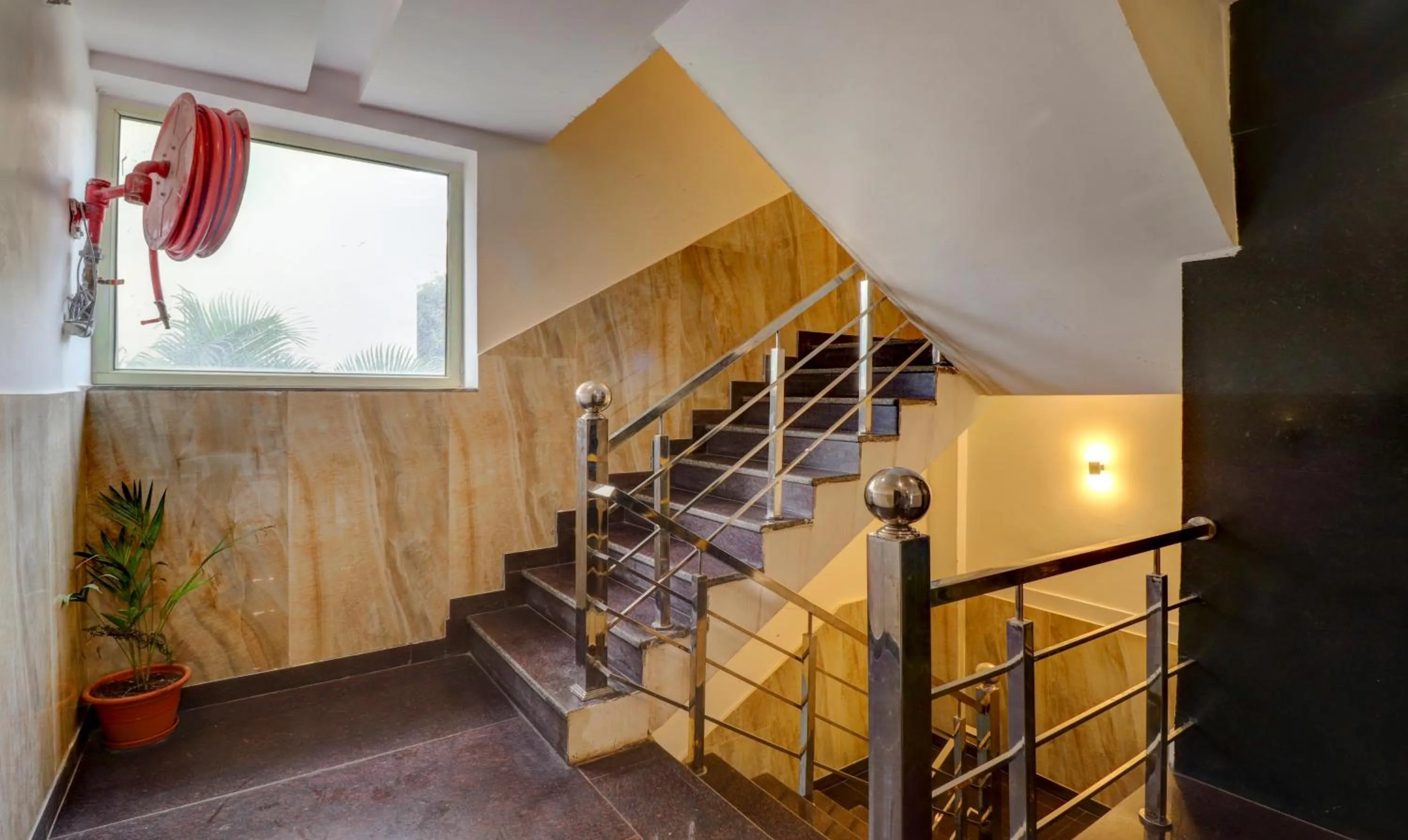 Lobby or reception in Itsy Hotels NV, Tapovan