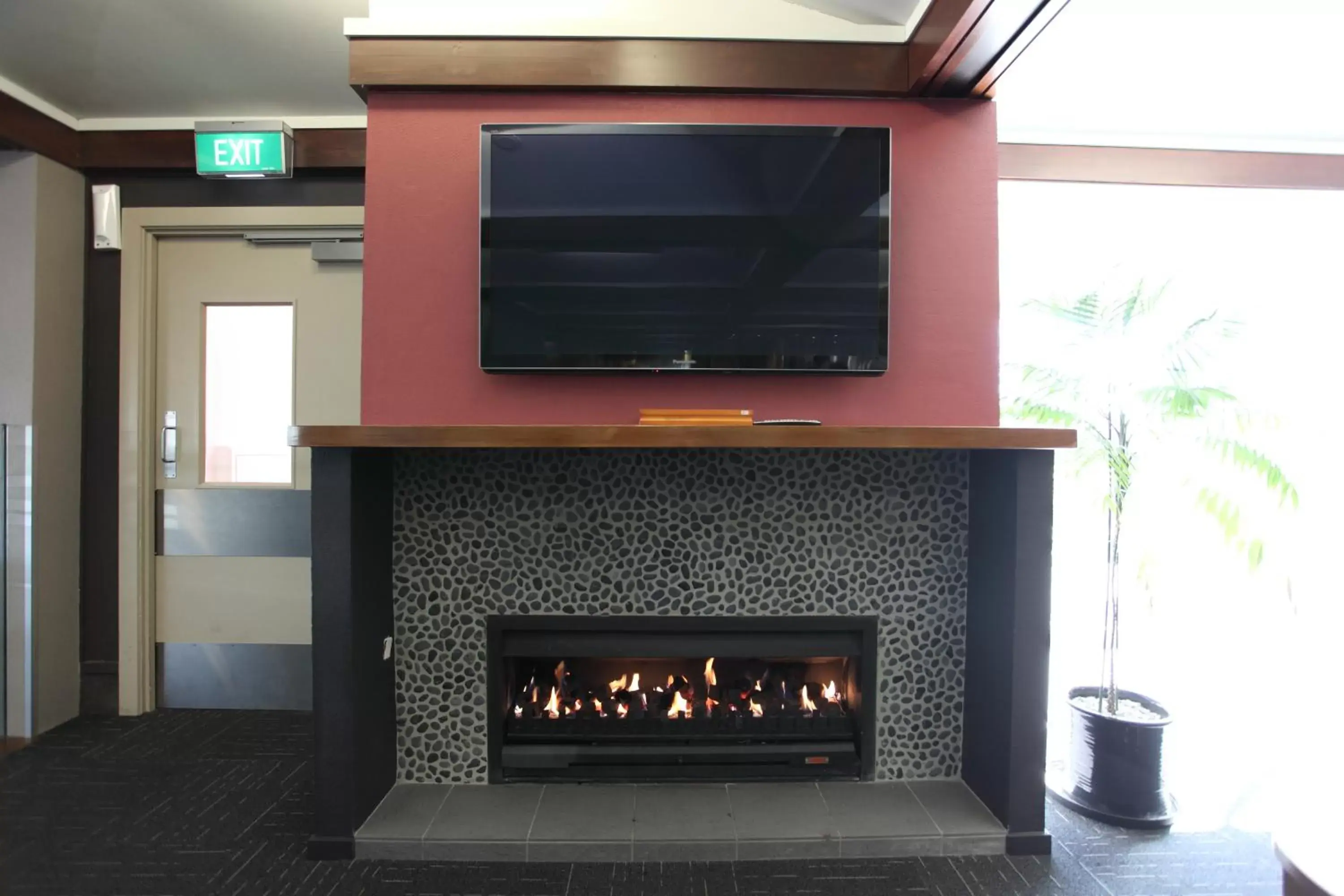 Day, TV/Entertainment Center in Hotel Ashburton