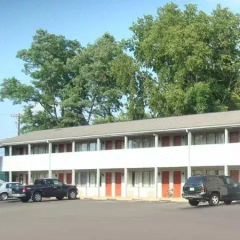 Property Building in Paragon Inn Hillsboro