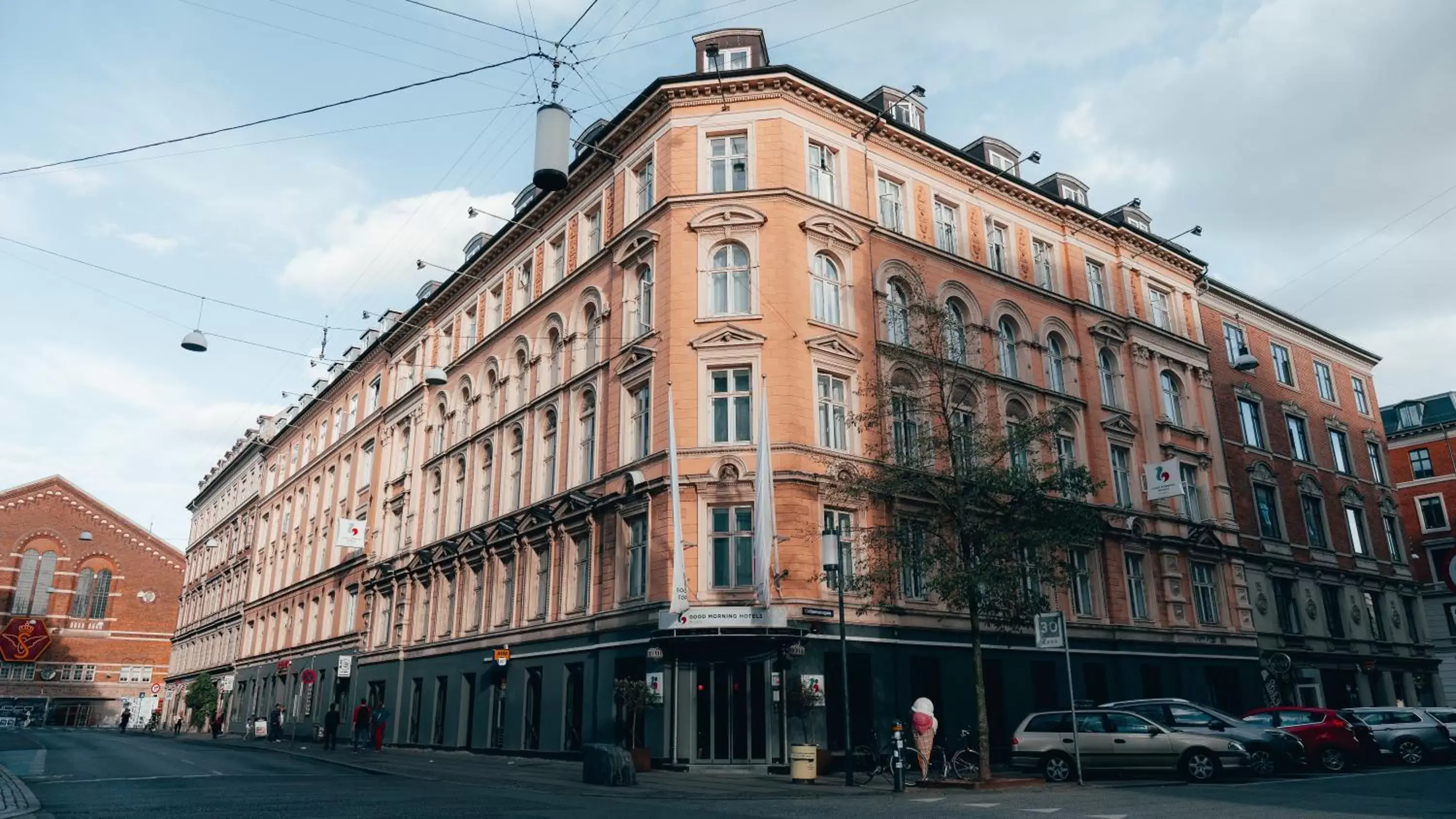 Property Building in Good Morning City Copenhagen Star