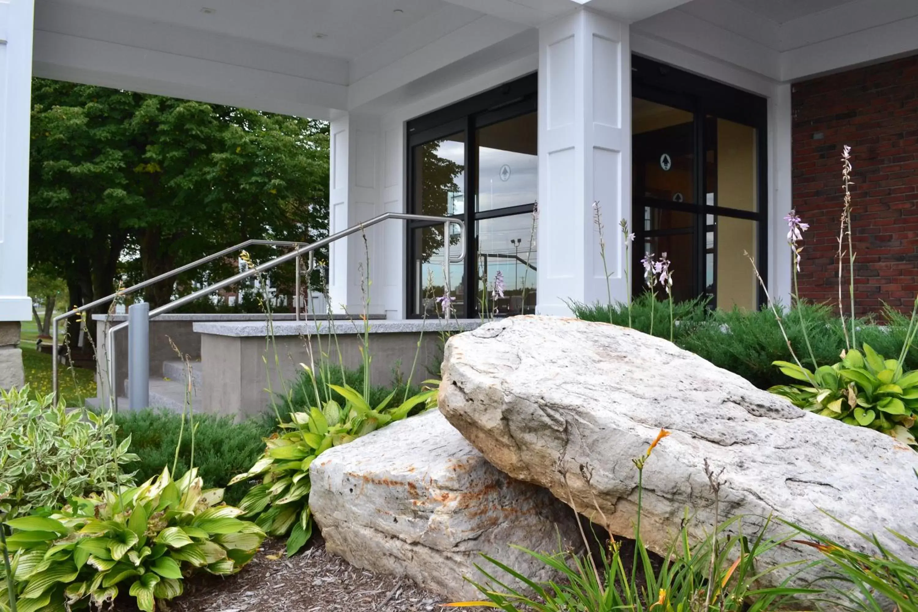 Facade/entrance in Best Western University Inn