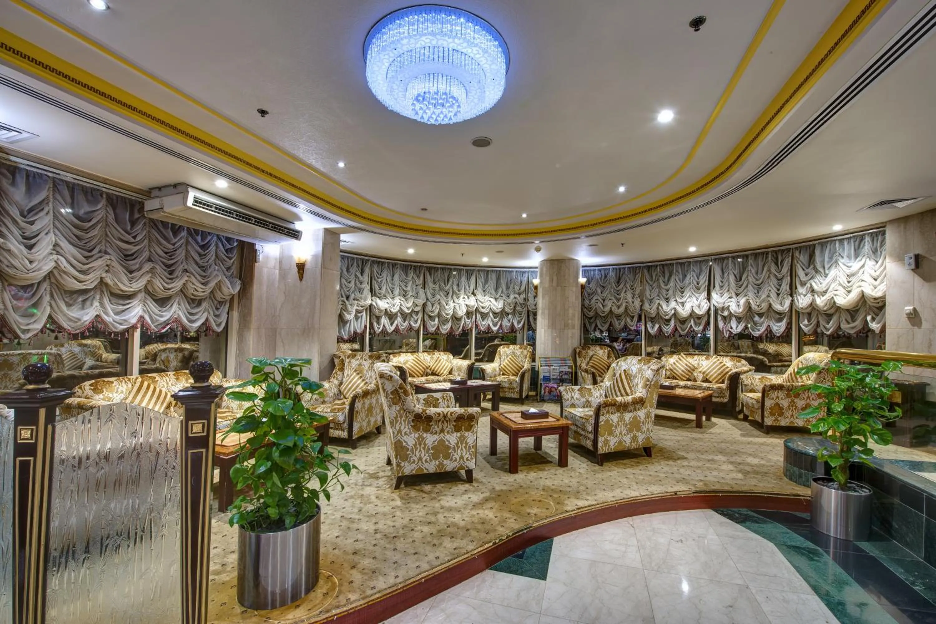 Lobby or reception in Comfort Inn Hotel Deira