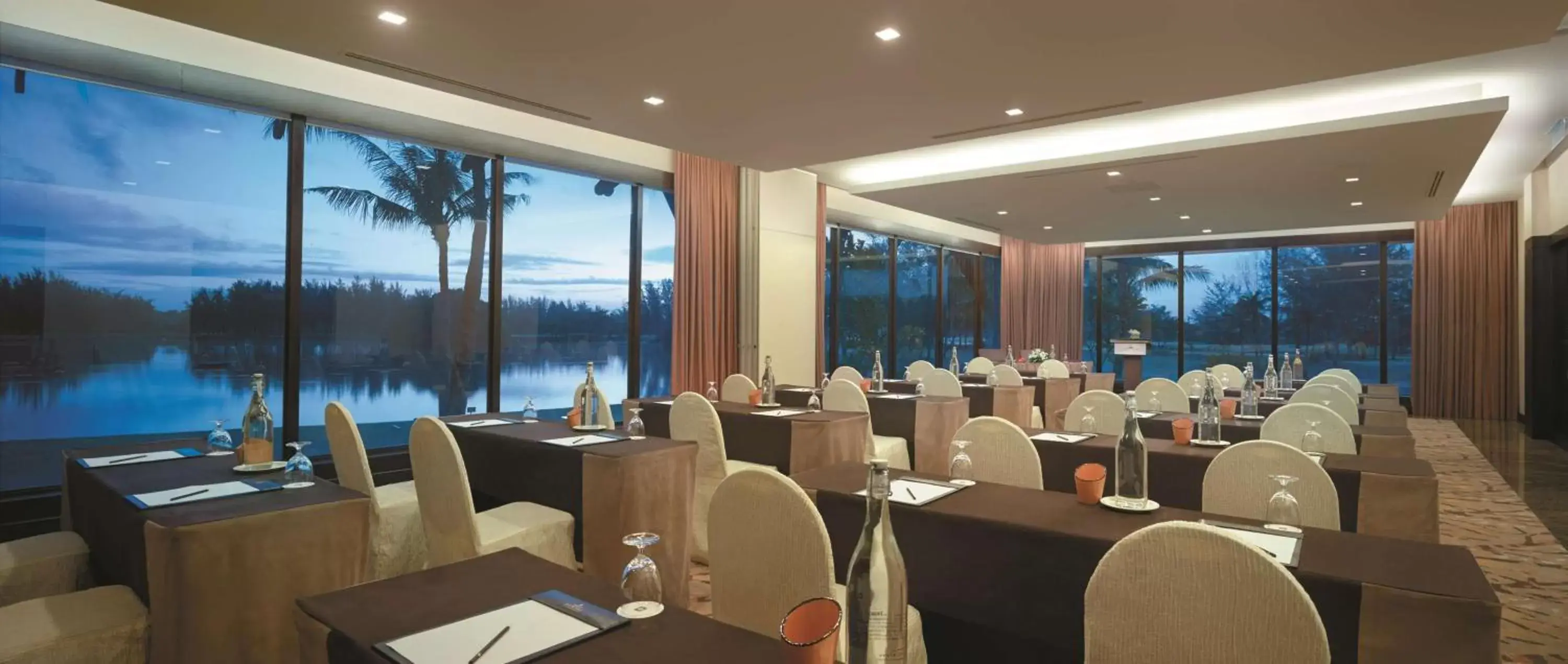 On site, Restaurant/Places to Eat in Shangri-La Rasa Ria, Kota Kinabalu