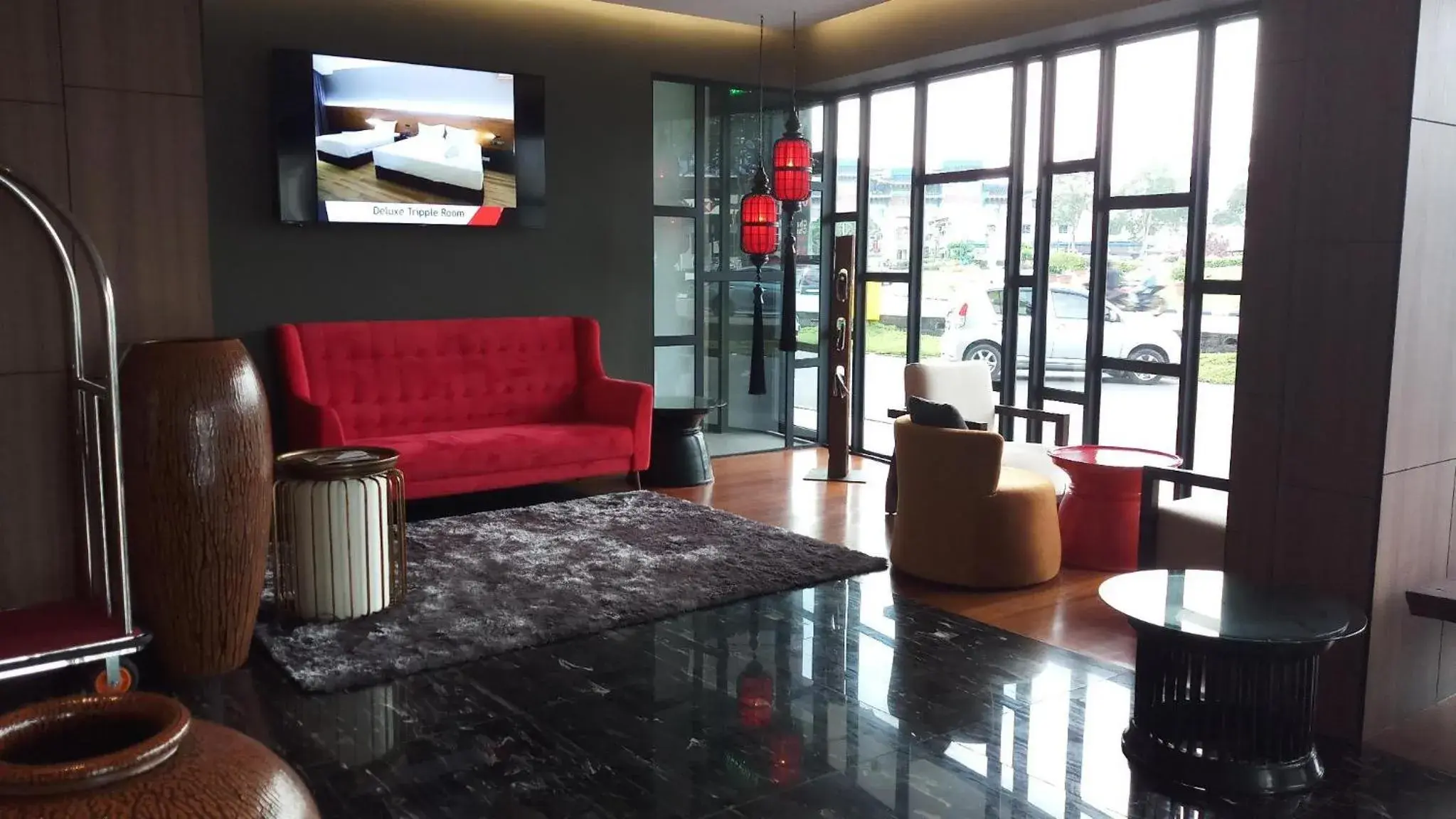 Lobby or reception, Seating Area in Roxy Hotel Padungan