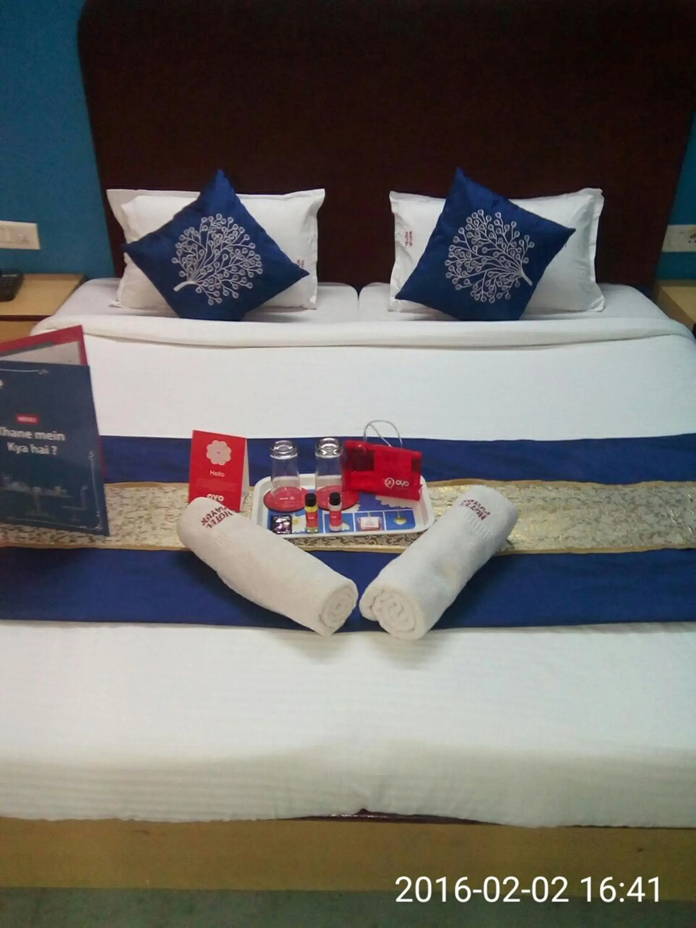 Bed in Hotel Mayur