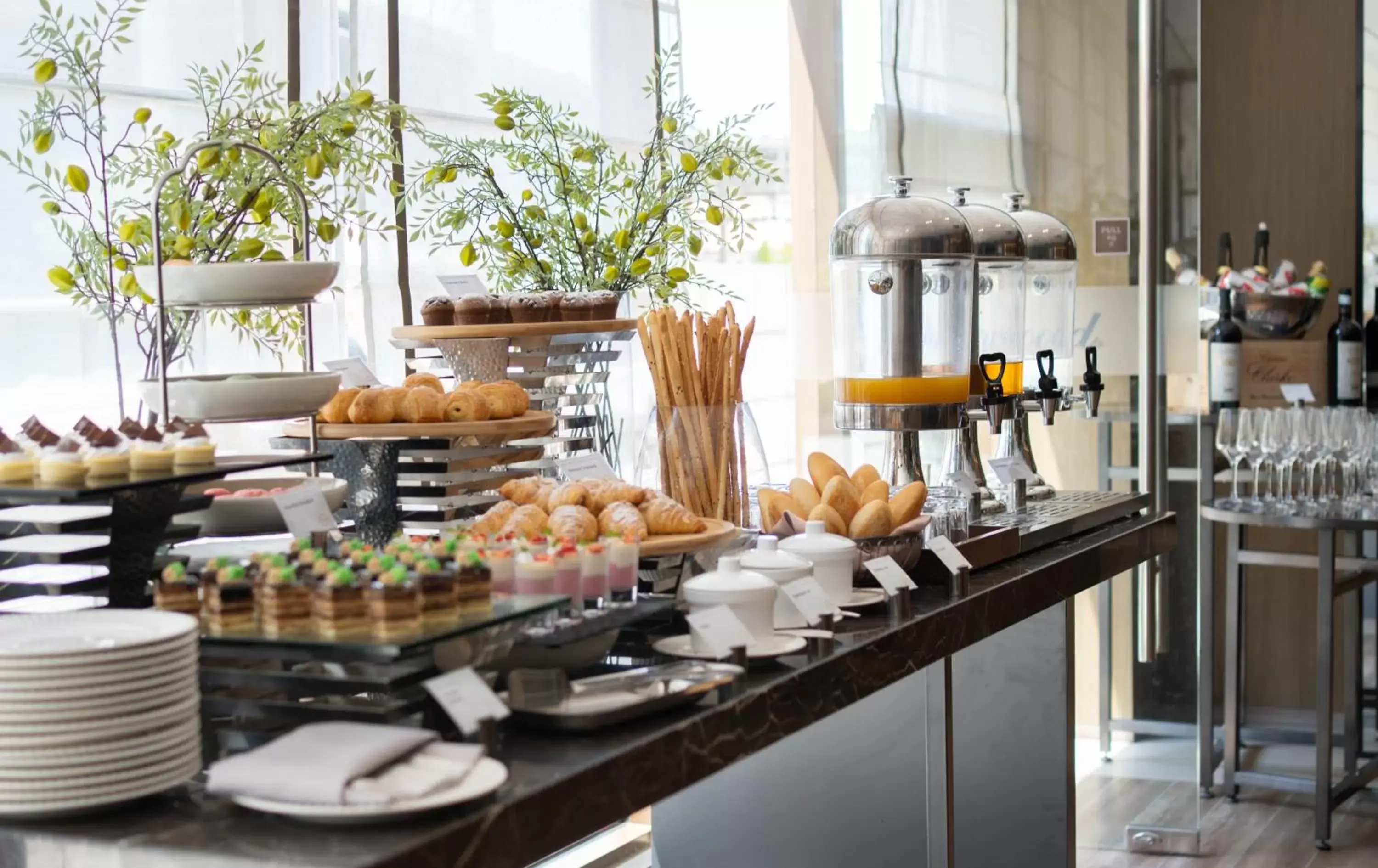 Food in Oakwood Premier Phnom Penh Food in Oakwood Premier Phnom Penh