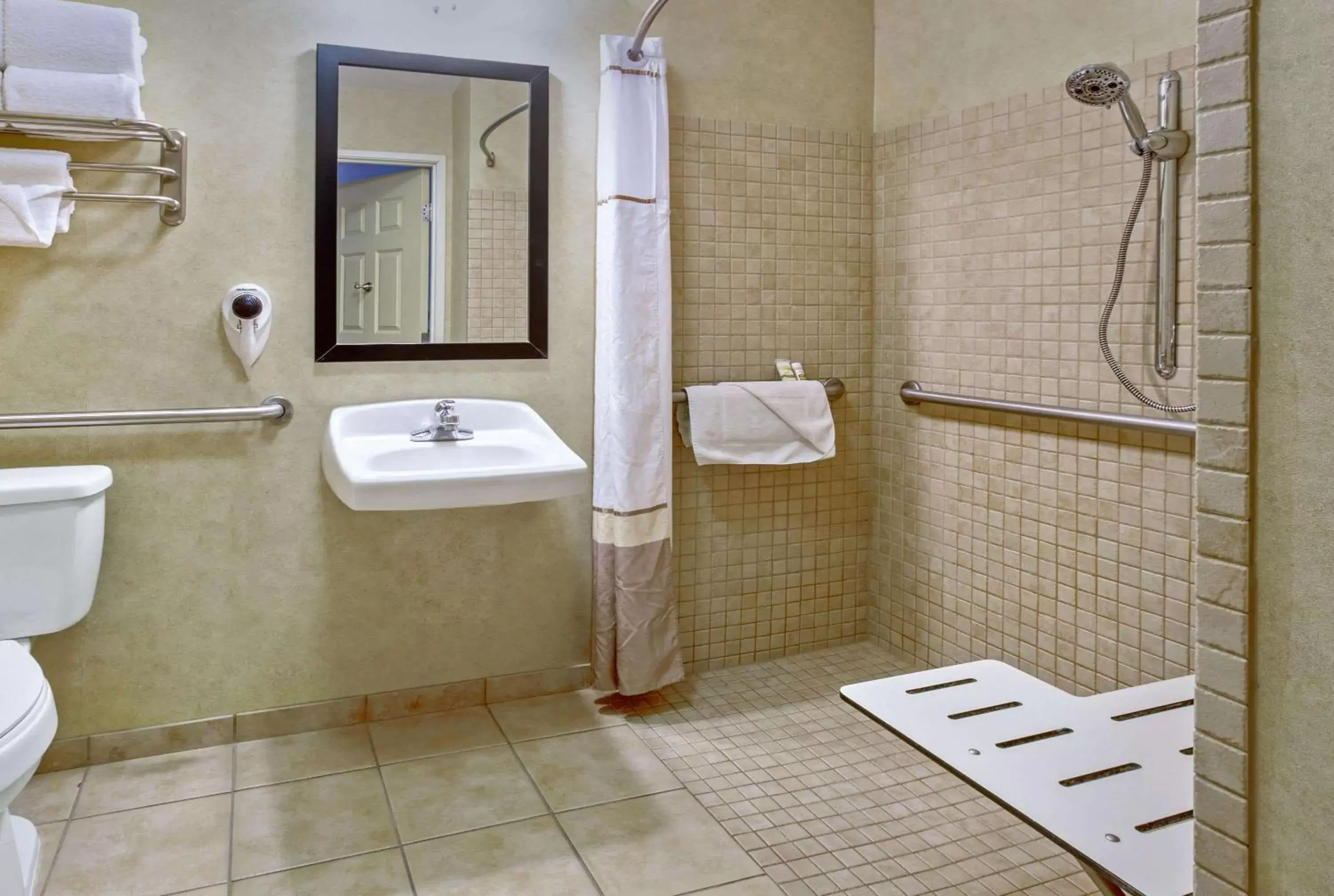 Shower, Bathroom in La Quinta by Wyndham Paso Robles