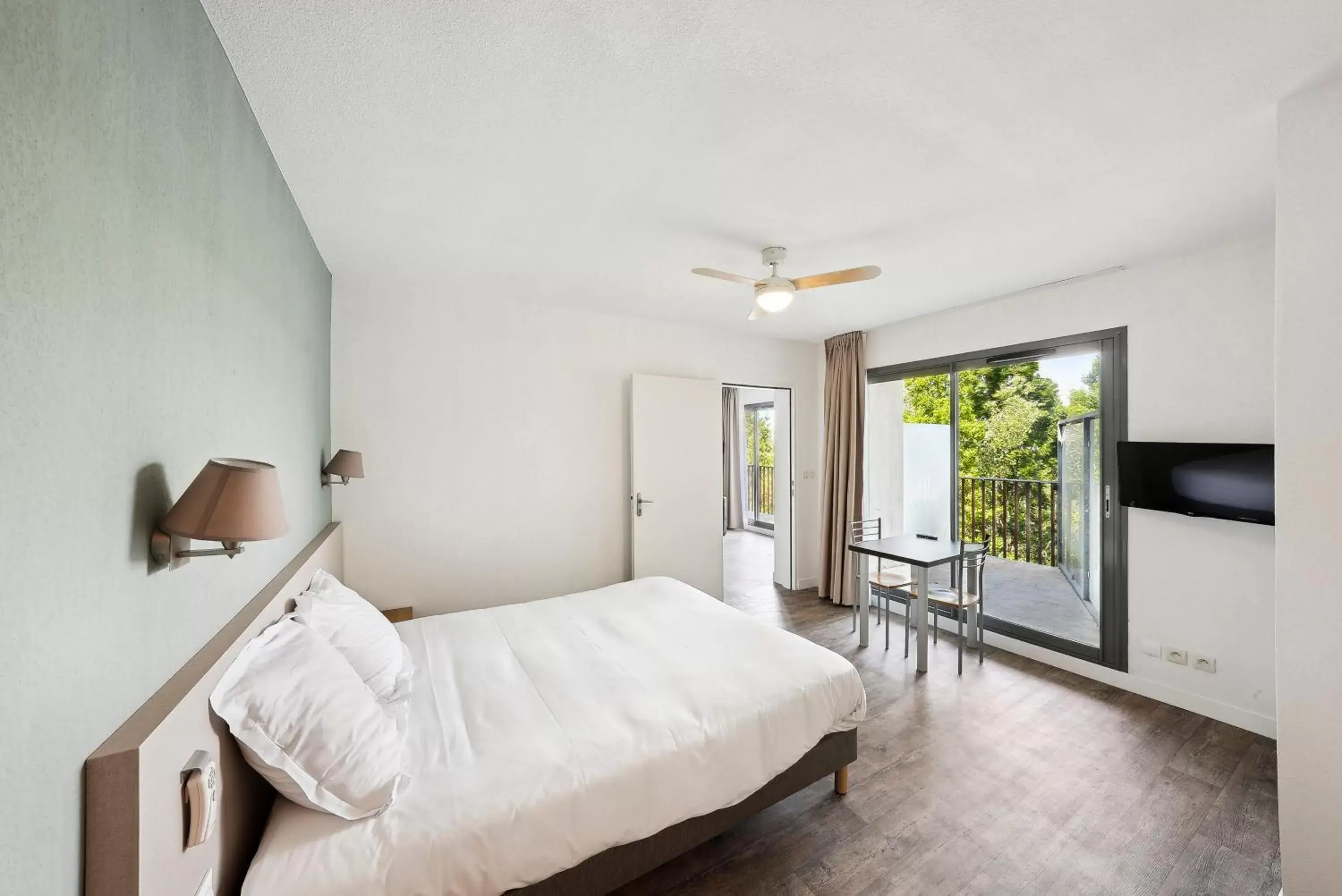 Bed in All Suites Appart Hôtel - Bassin d'Arcachon - Dune du Pilat Bed in All Suites Appart Hôtel - Bassin d'Arcachon - Dune du Pilat