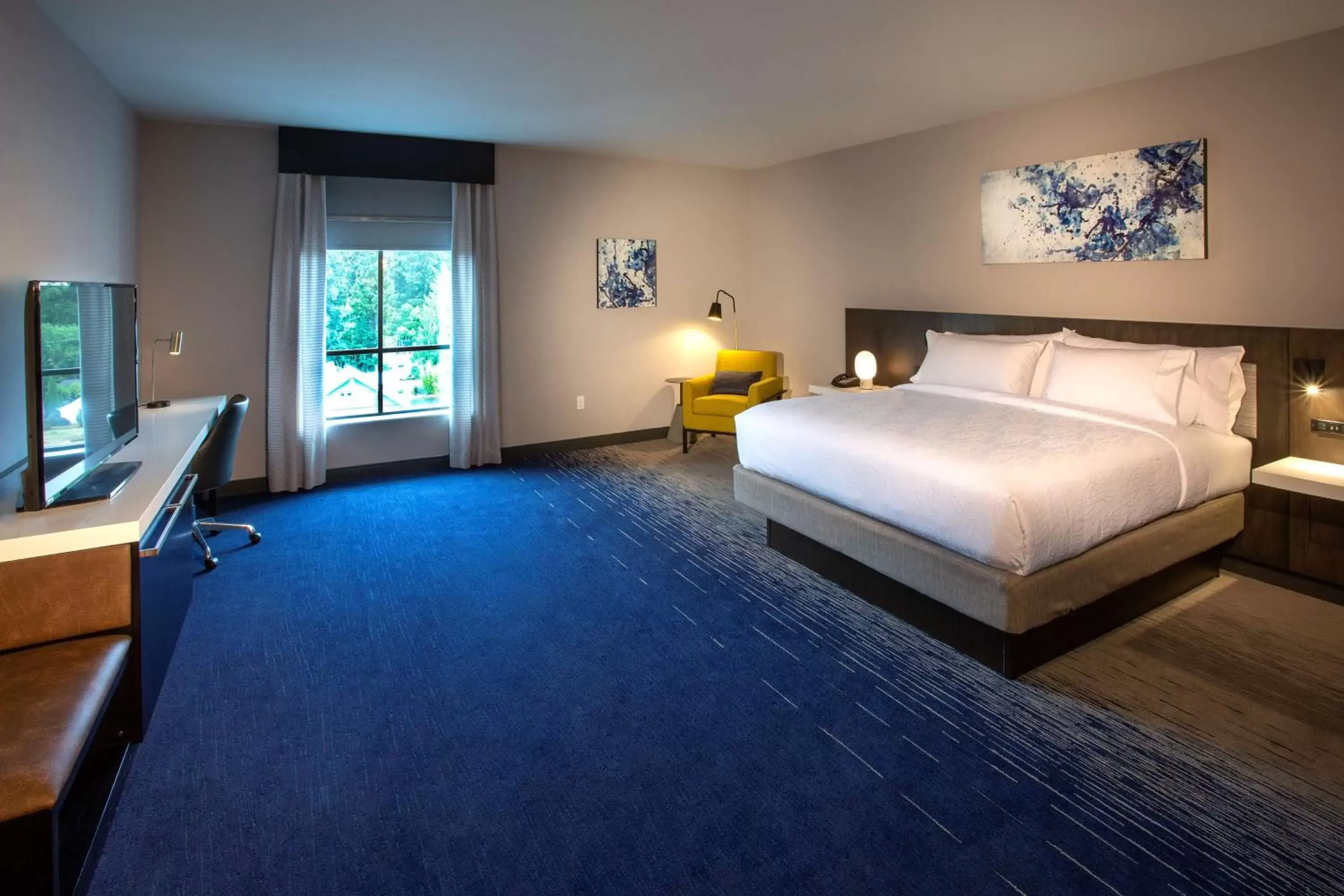 Bedroom in Hilton Garden Inn Redmond Town Center, Wa