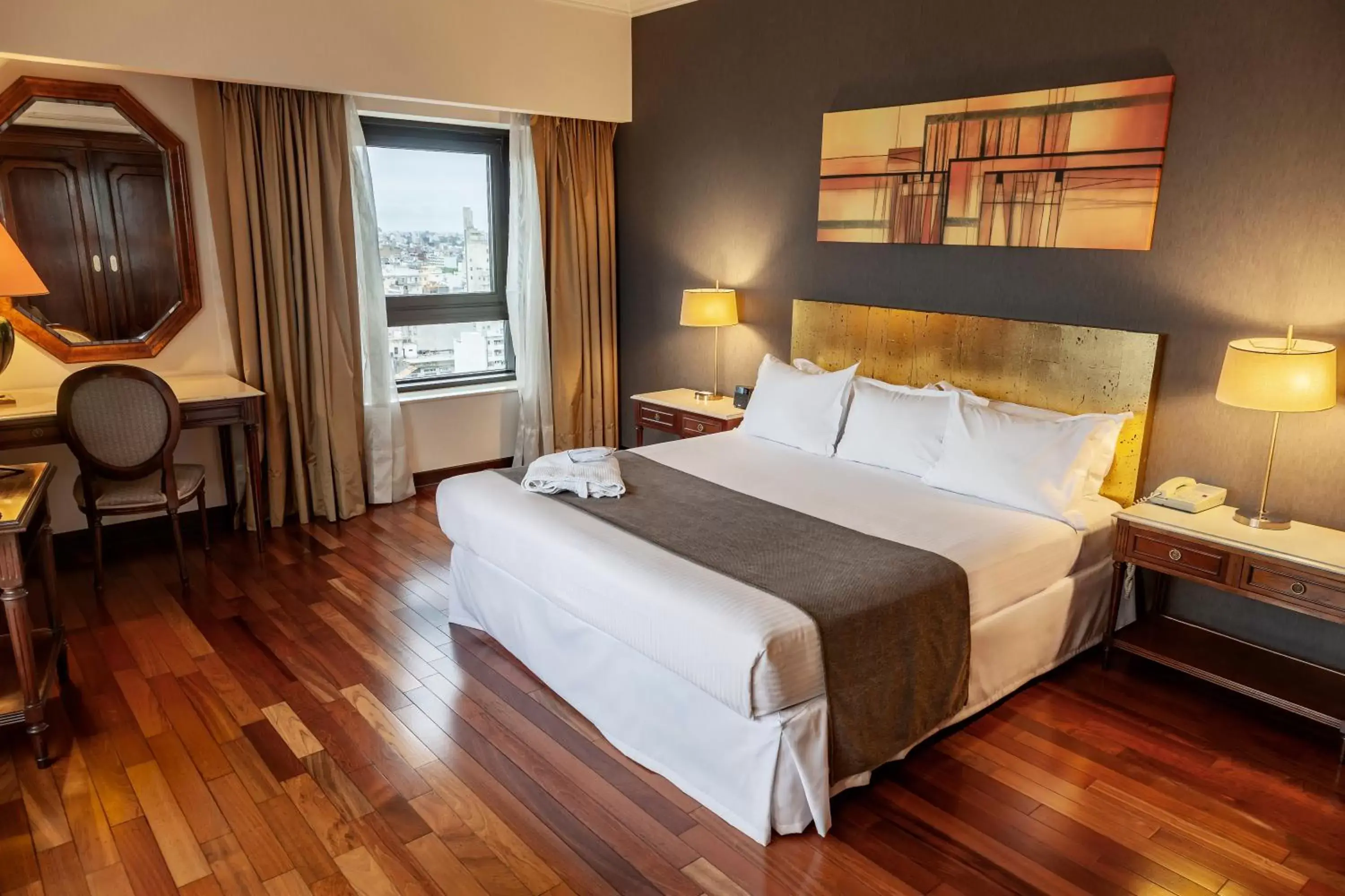 One-Bedroom King Suite in Radisson Montevideo Victoria Plaza