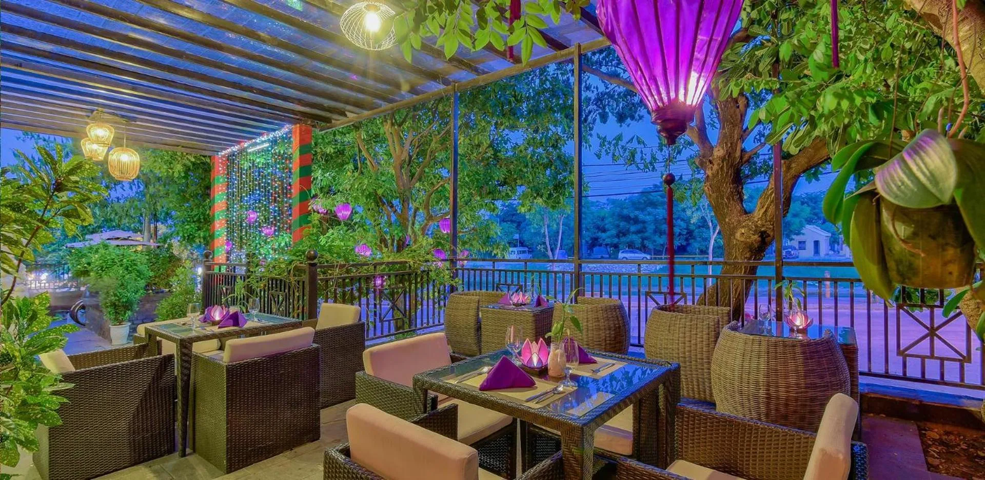 Restaurant/places to eat in Royal Riverside Hoi An Hotel & Spa