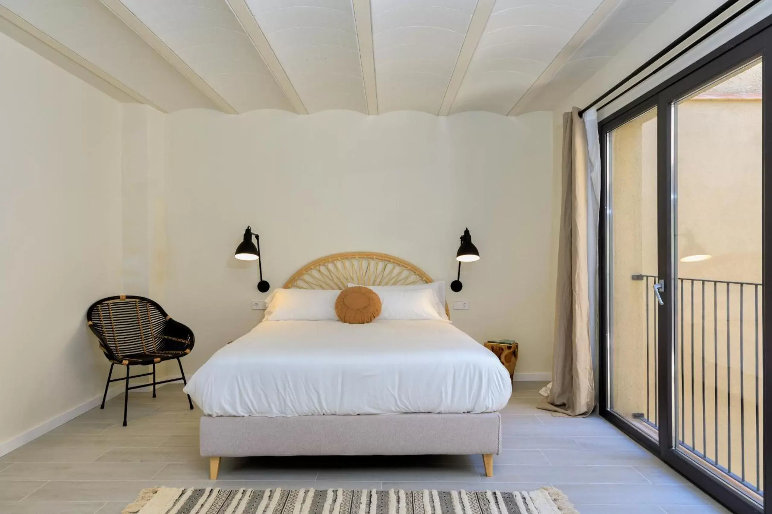 Photo of the whole room, Bed in La Comuna Residence Boutique