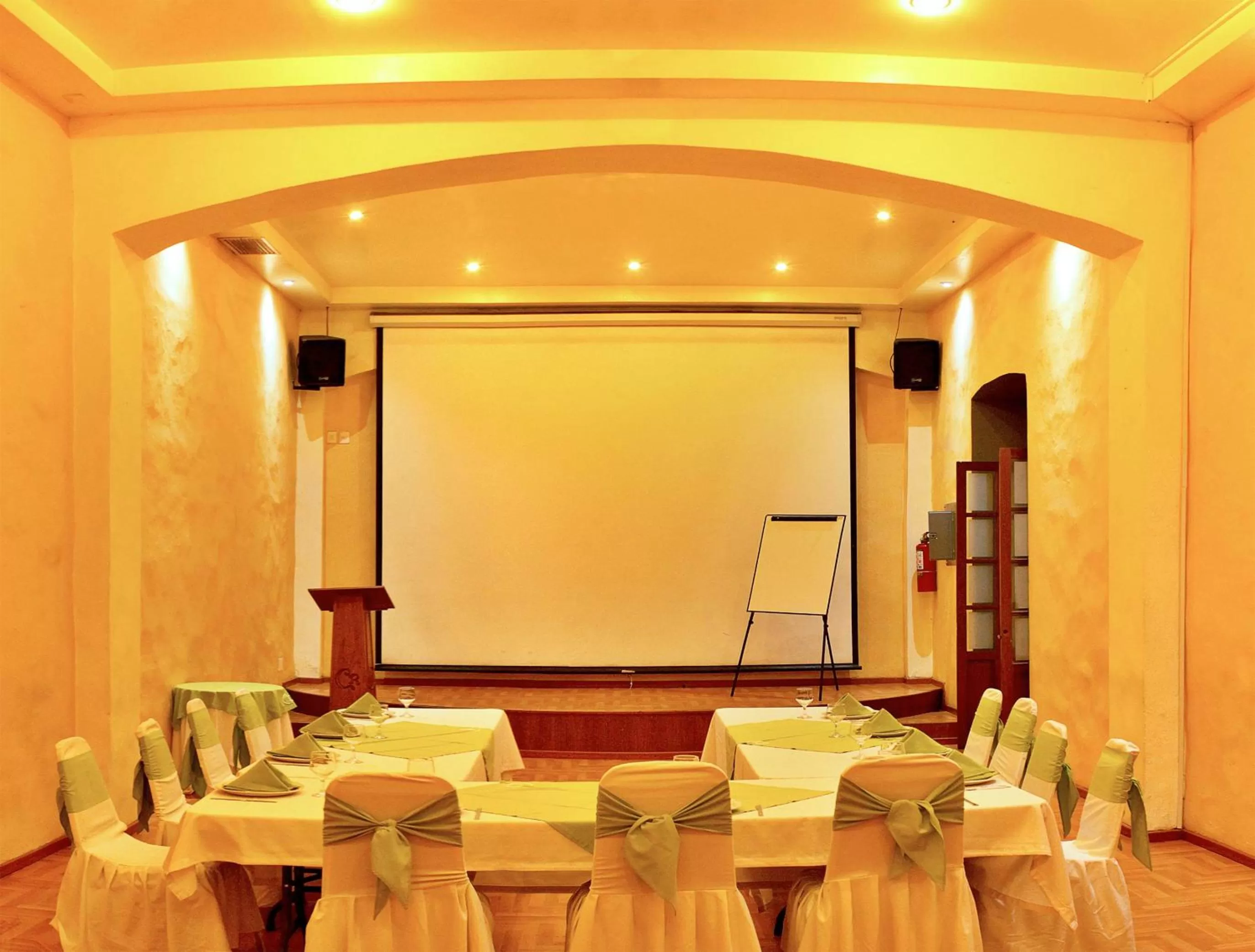 Lounge or bar, Restaurant/Places to Eat in Hotel Casa Real Tehuacan