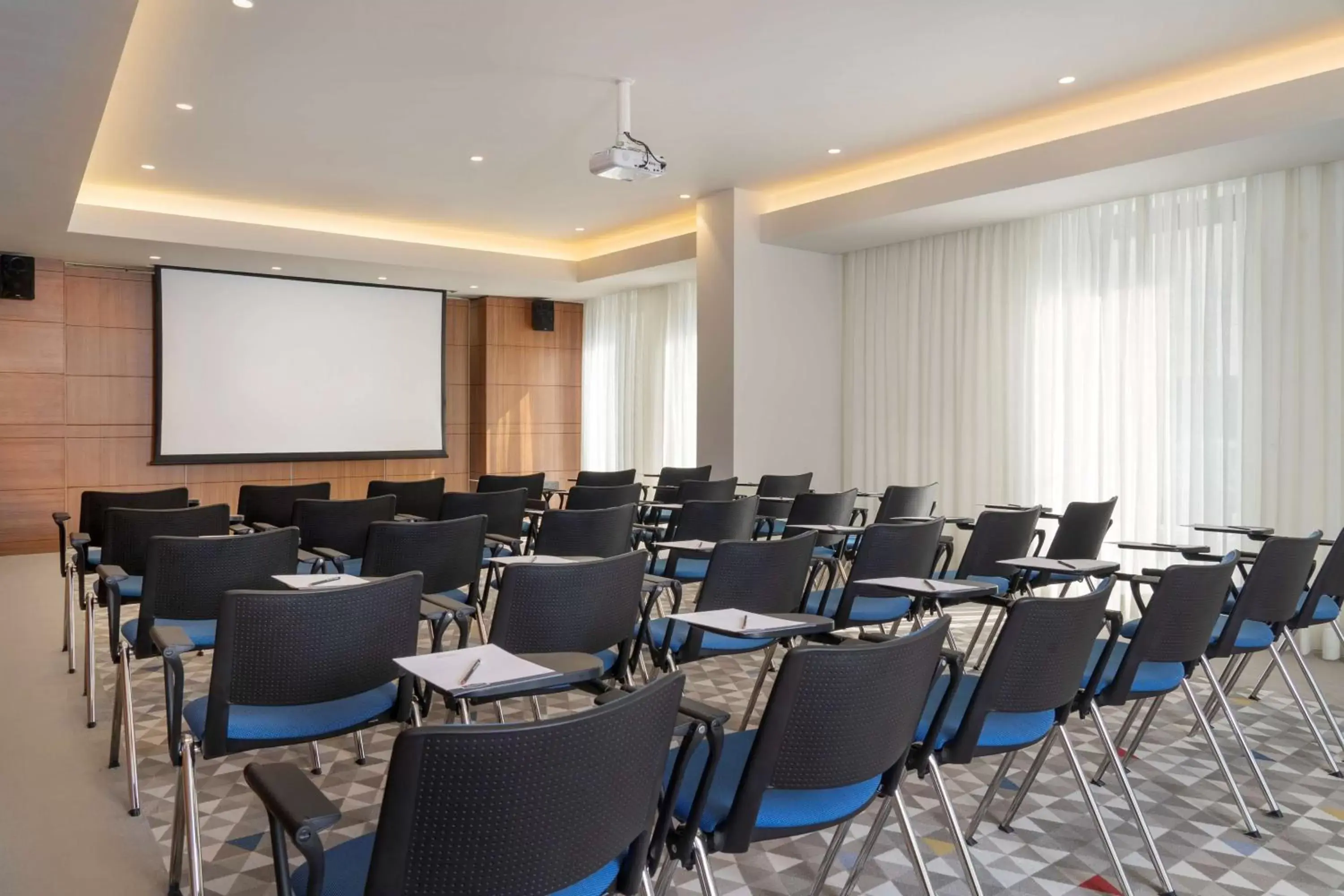 Meeting/conference room in Hampton by Hilton Tashkent
