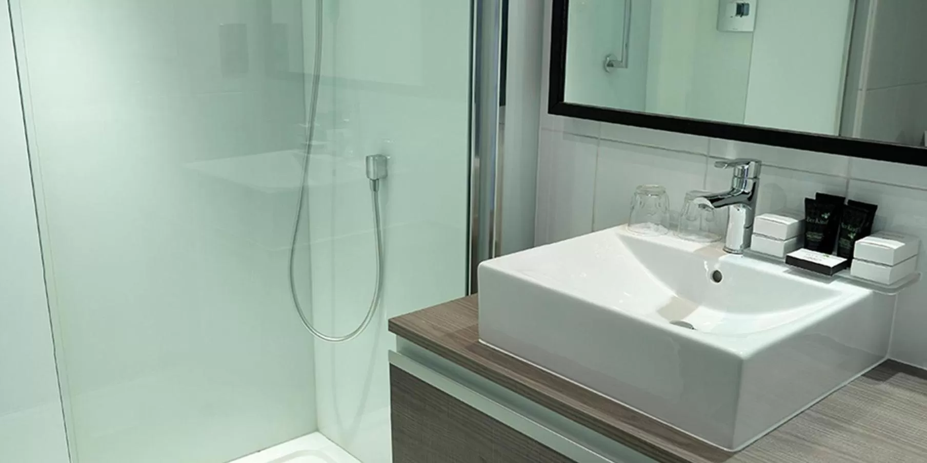 Shower in Crowne Plaza Harrogate by IHG