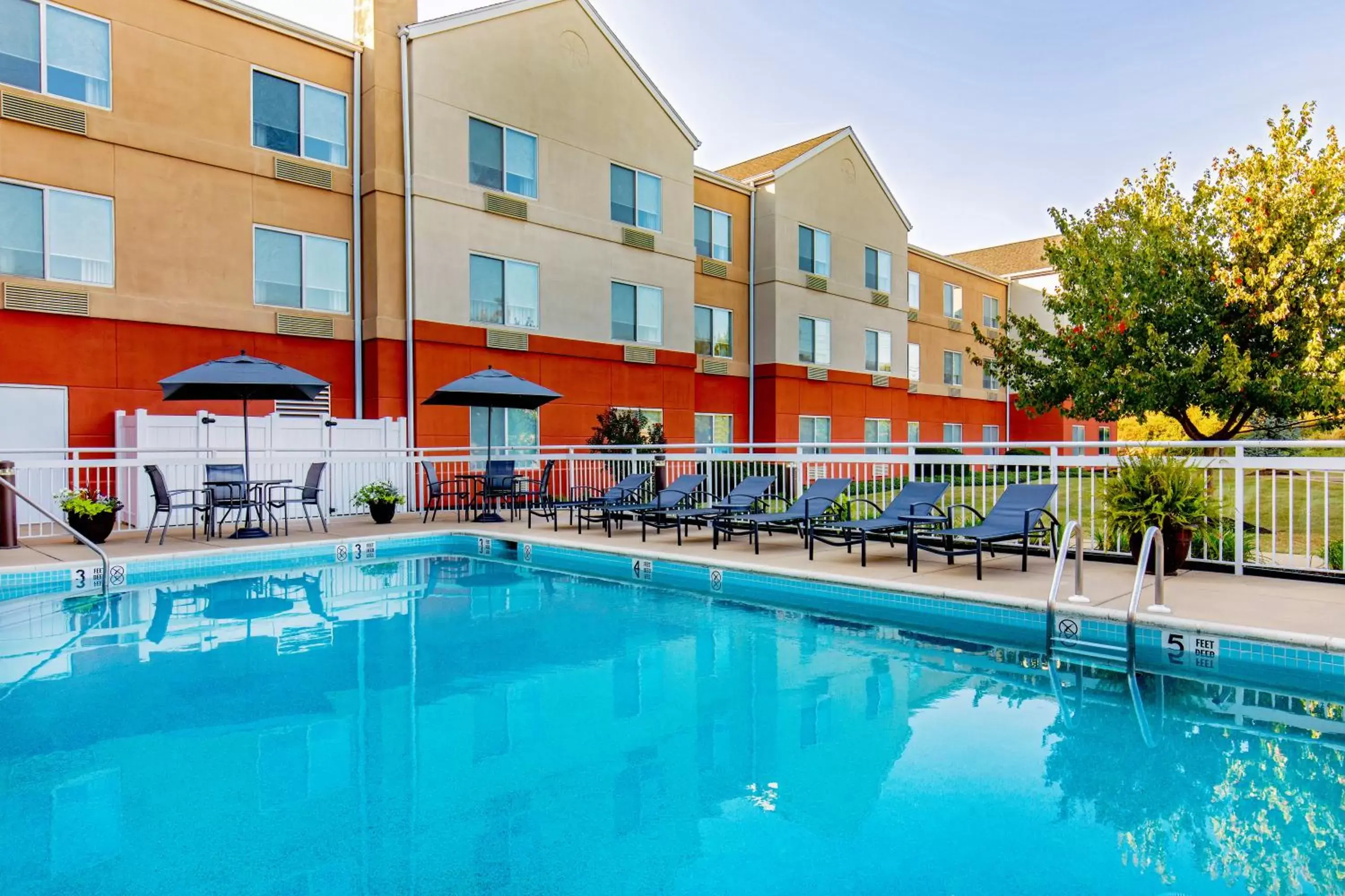 Swimming pool, Property Building in Fairfield Inn & Suites Lancaster