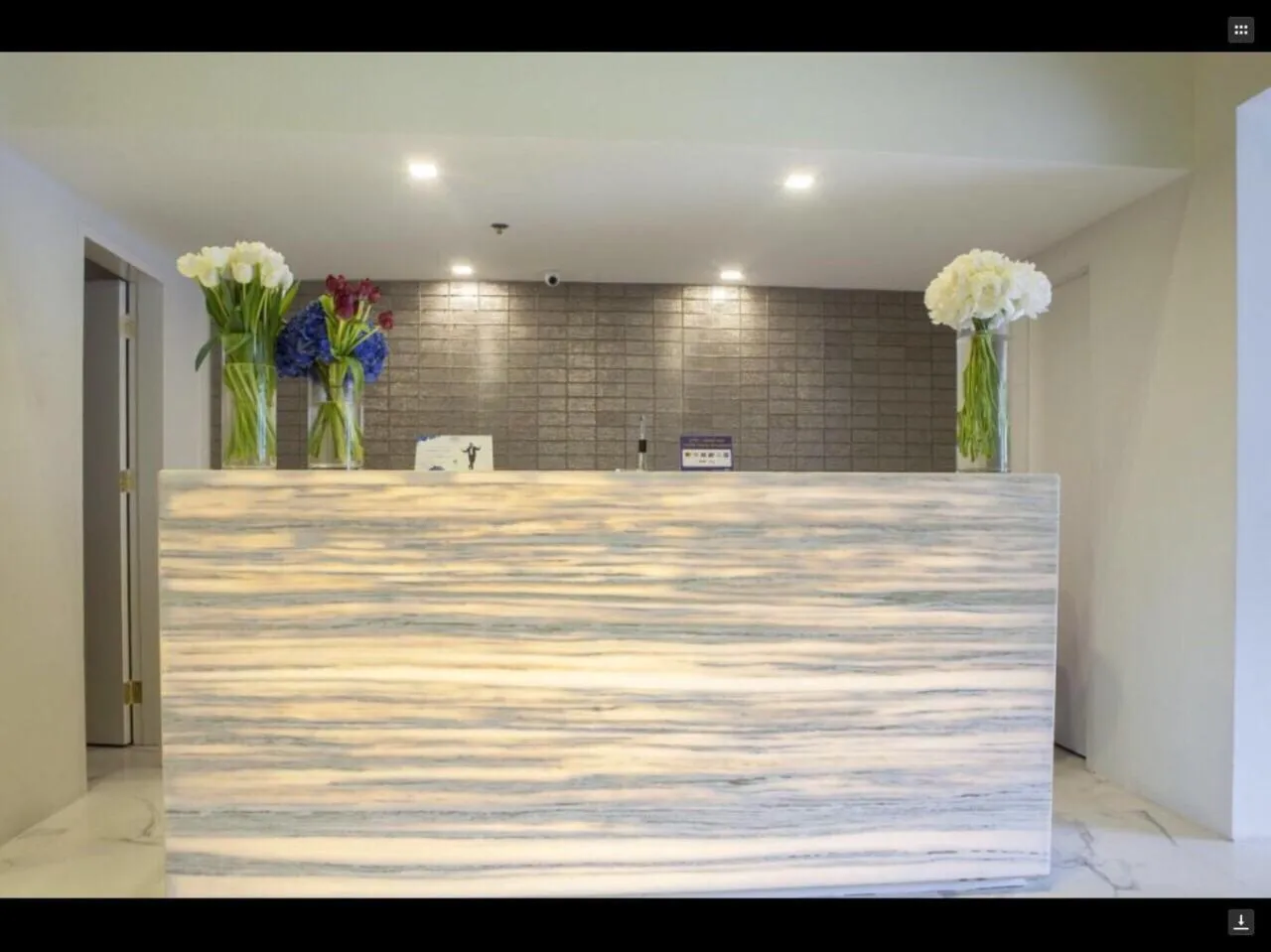 Lobby or reception in Ramada Encore by Wyndham Makati