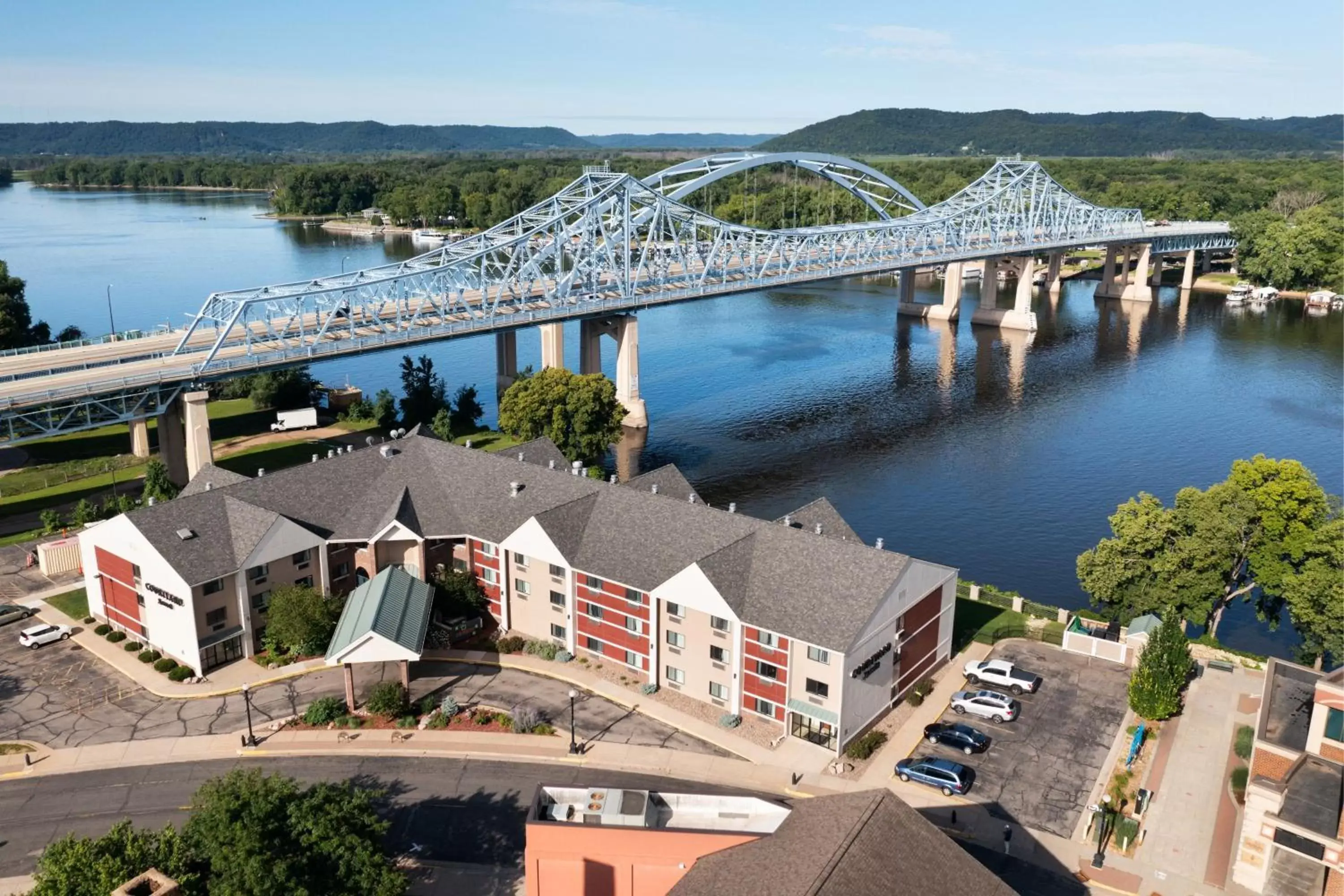 Property building, Bird's-eye View in Courtyard La Crosse Downtown/Mississippi Riverfront