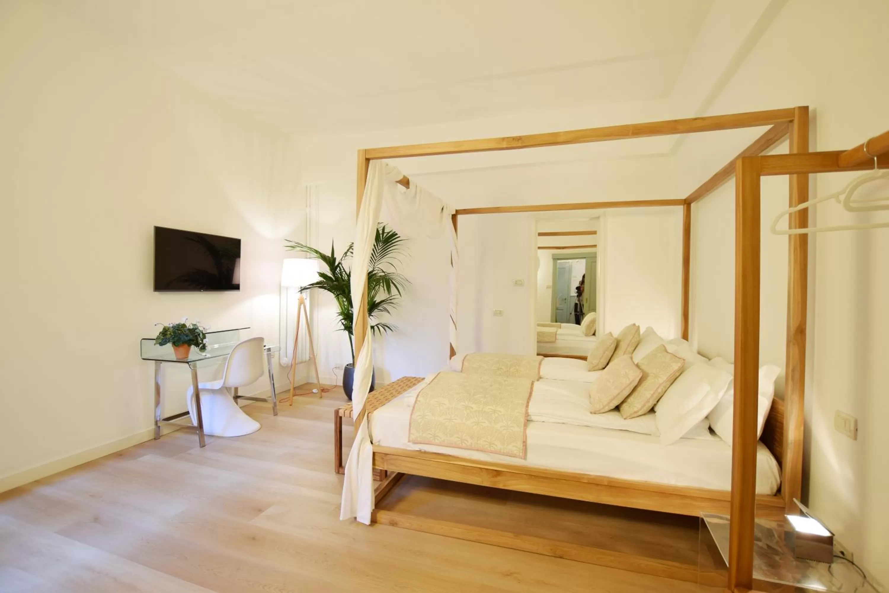 TV and multimedia, Bed in Isola Memmia