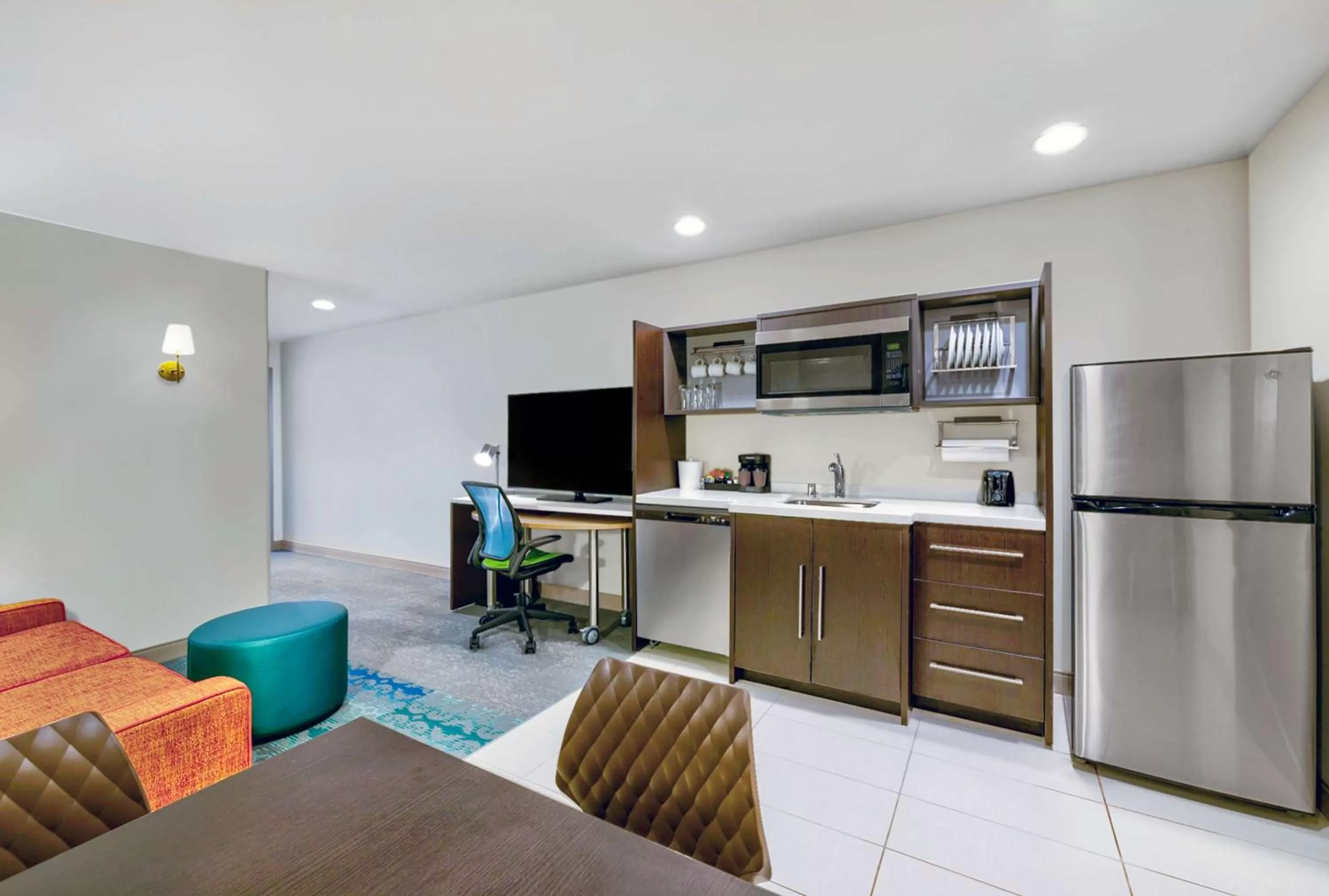 Kitchen or kitchenette in Home2 Suites by Hilton Minneapolis Downtown