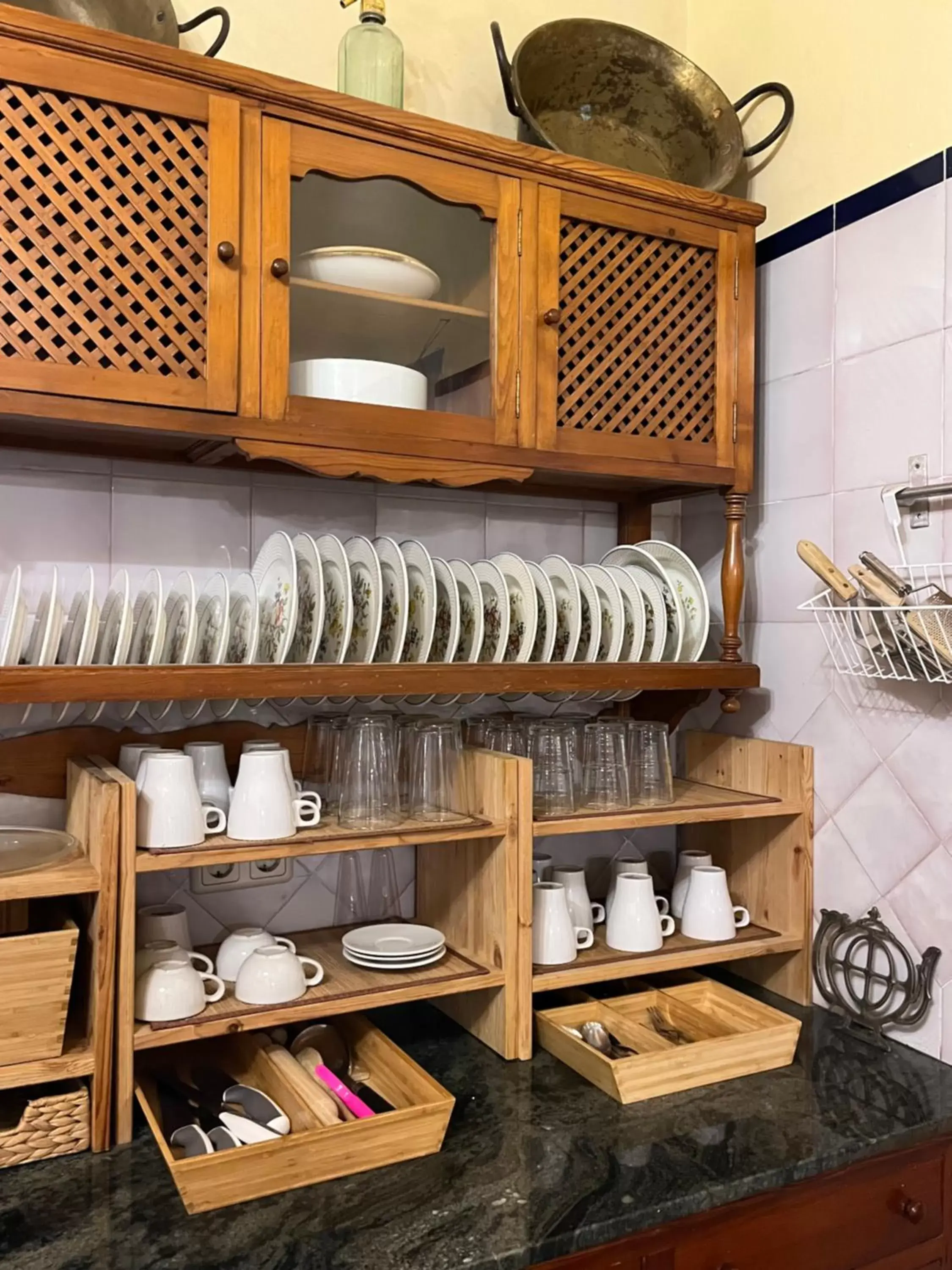 Kitchen/Kitchenette in Stay Komodo Casa Maravilla