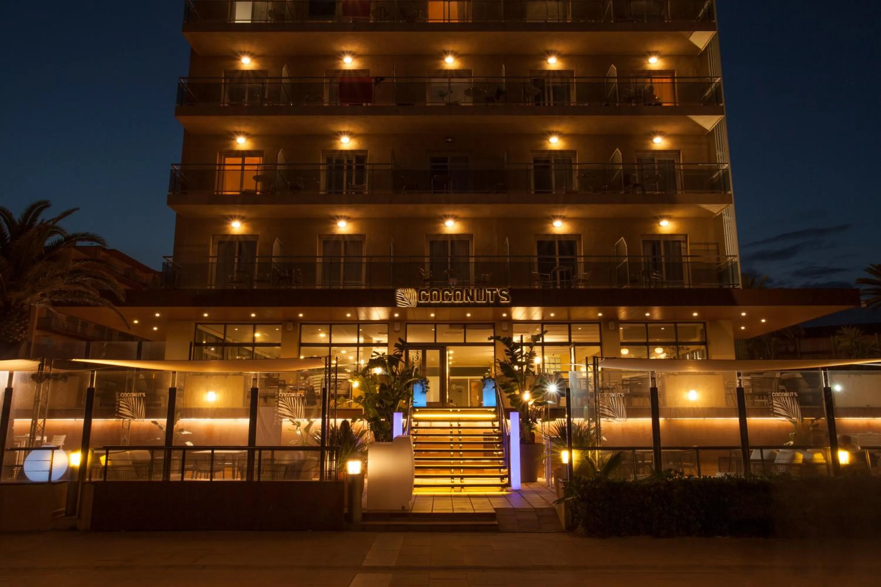 Property building in Hotel Monterrey Roses by Pierre & Vacances