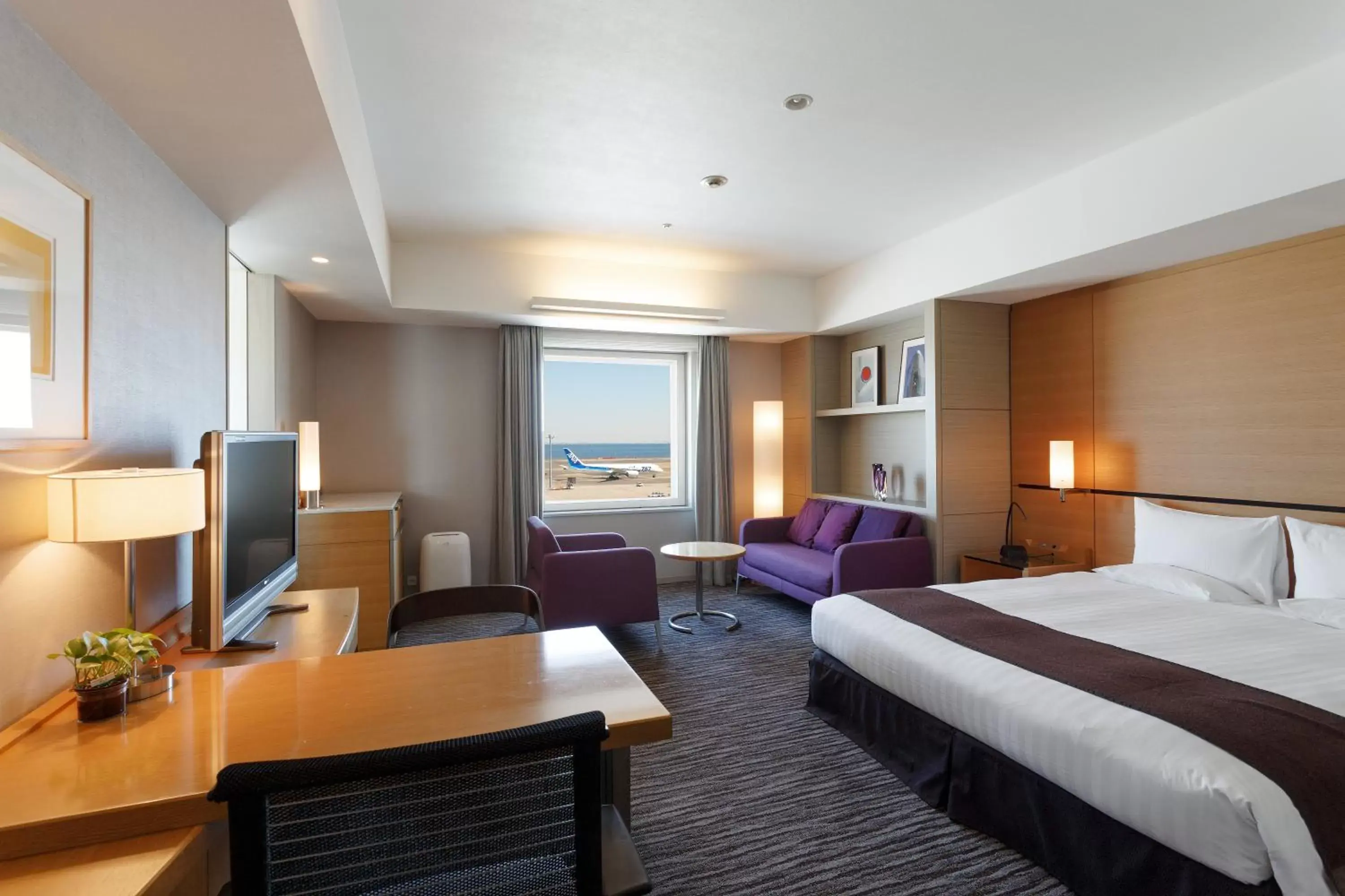 Photo of the whole room, Bed in Haneda Excel Hotel Tokyu Haneda Airport Terminal 2 Photo of the whole room, Bed in Haneda Excel Hotel Tokyu Haneda Airport Terminal 2