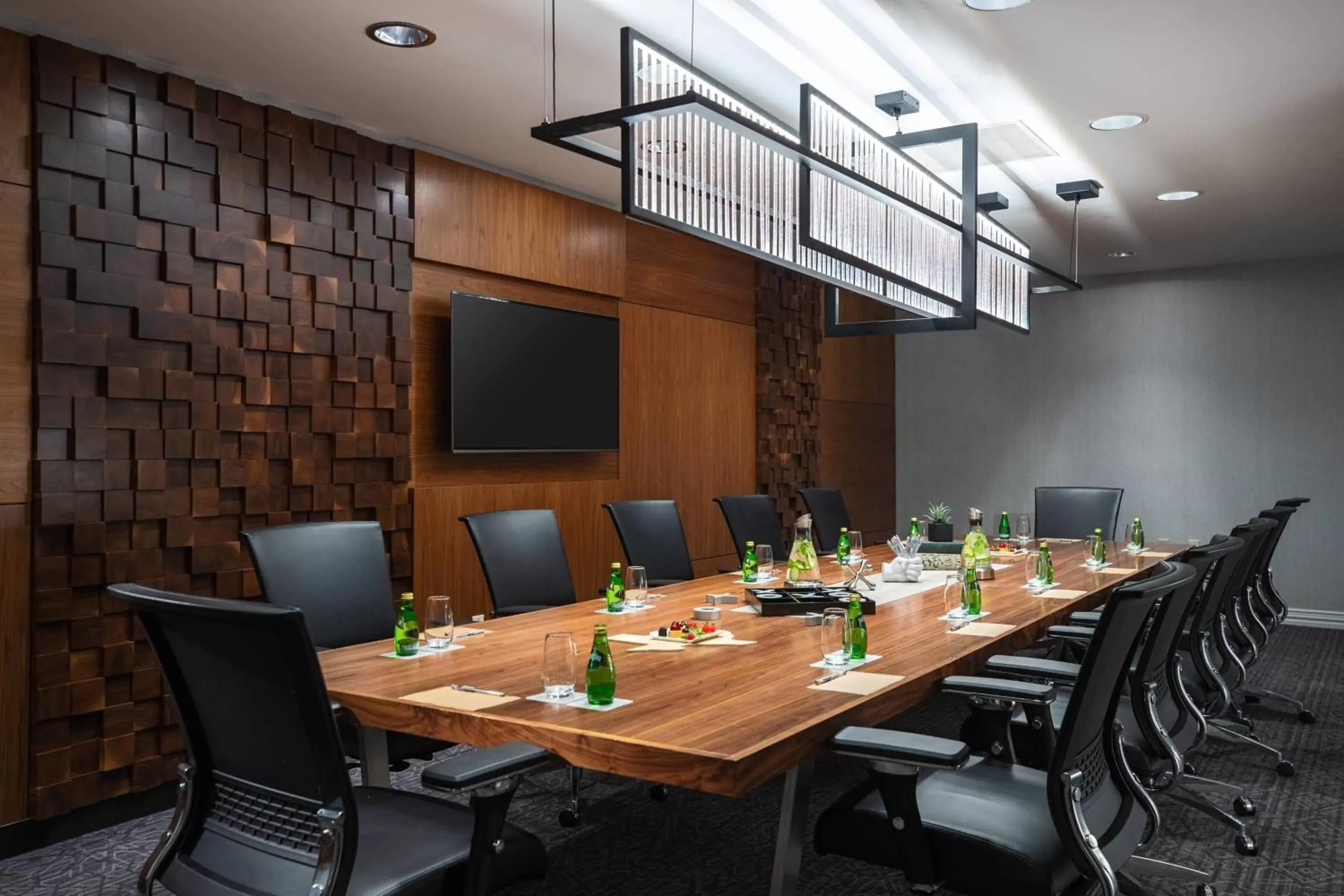 Meeting/conference room in Renaissance Dallas Addison