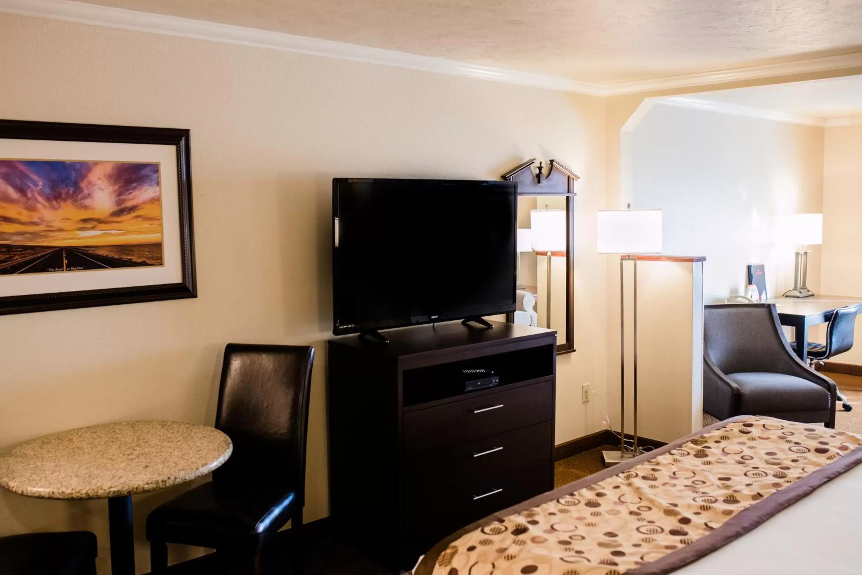 TV and multimedia, TV/Entertainment Center in Ramada by Wyndham Moses Lake