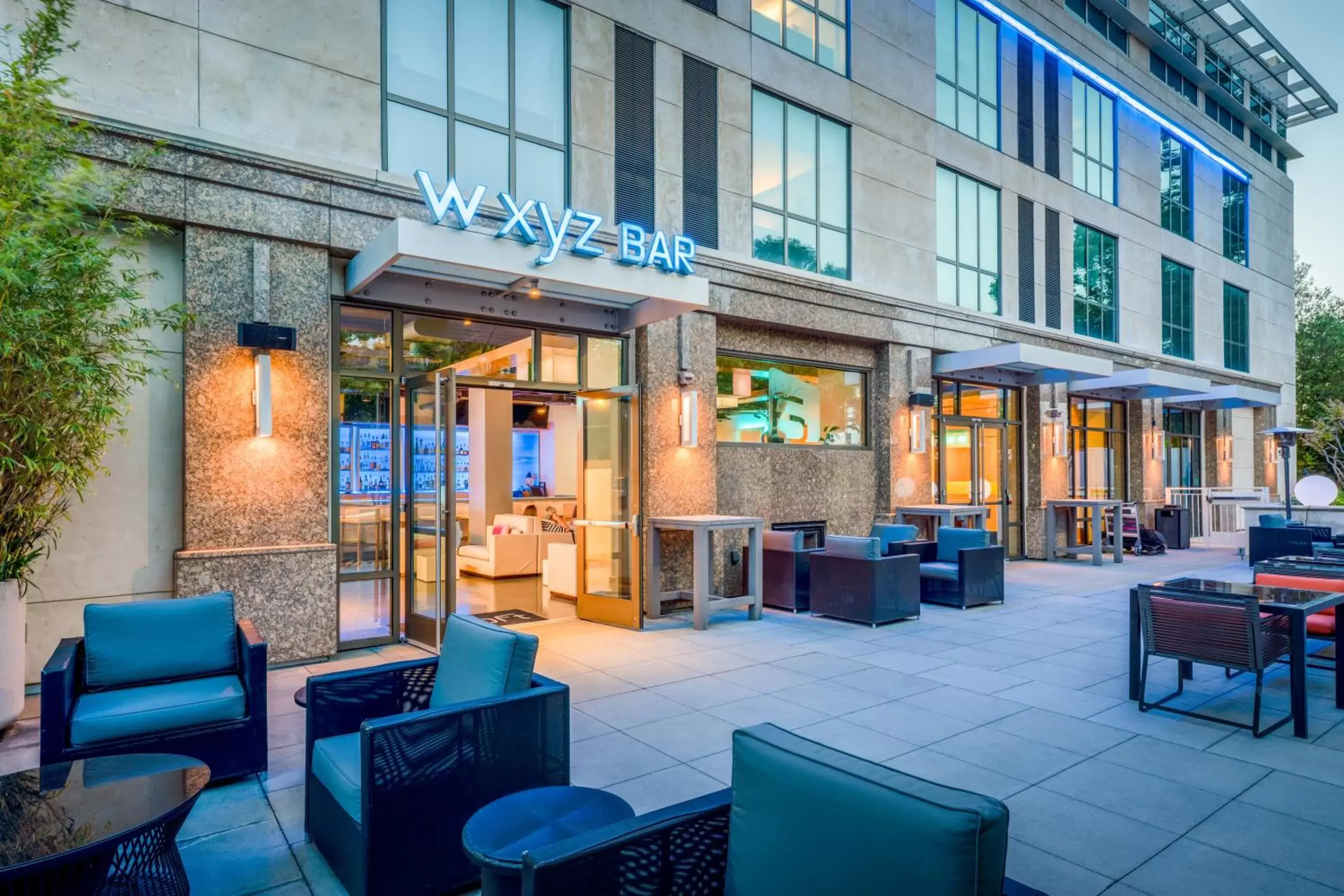 Restaurant/places to eat in Aloft Cupertino