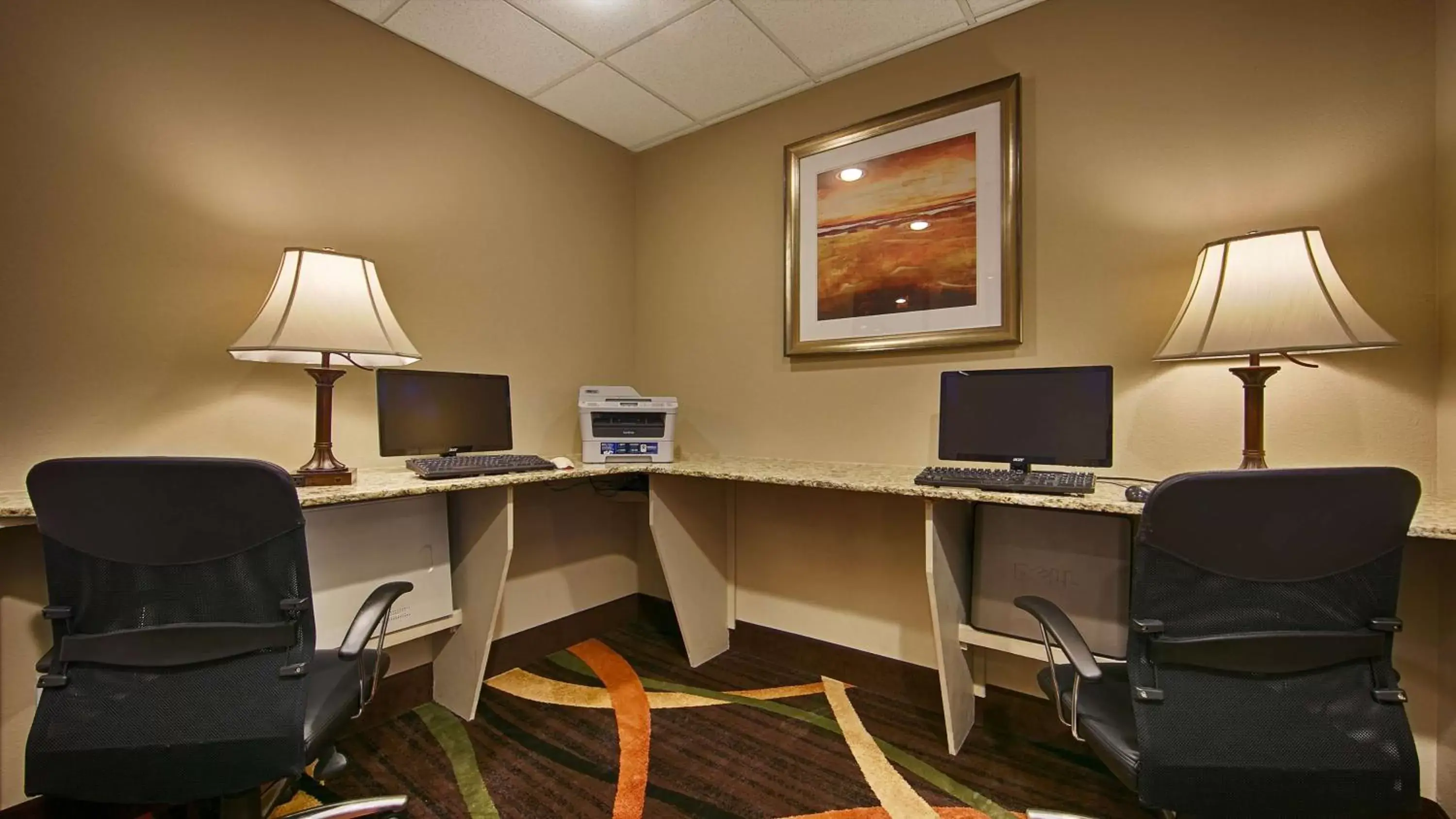 On site, Business Area/Conference Room in Best Western Plus Tulsa Woodland Hills Hotel and Suites