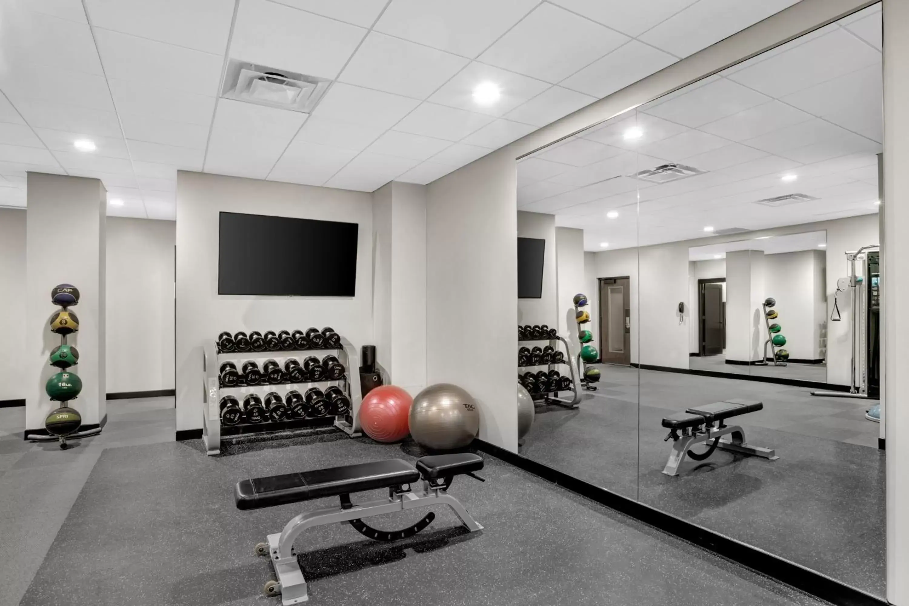 Fitness centre/facilities in Hotel Indigo - Minneapolis Downtown by IHG Fitness centre/facilities in Hotel Indigo - Minneapolis Downtown by IHG
